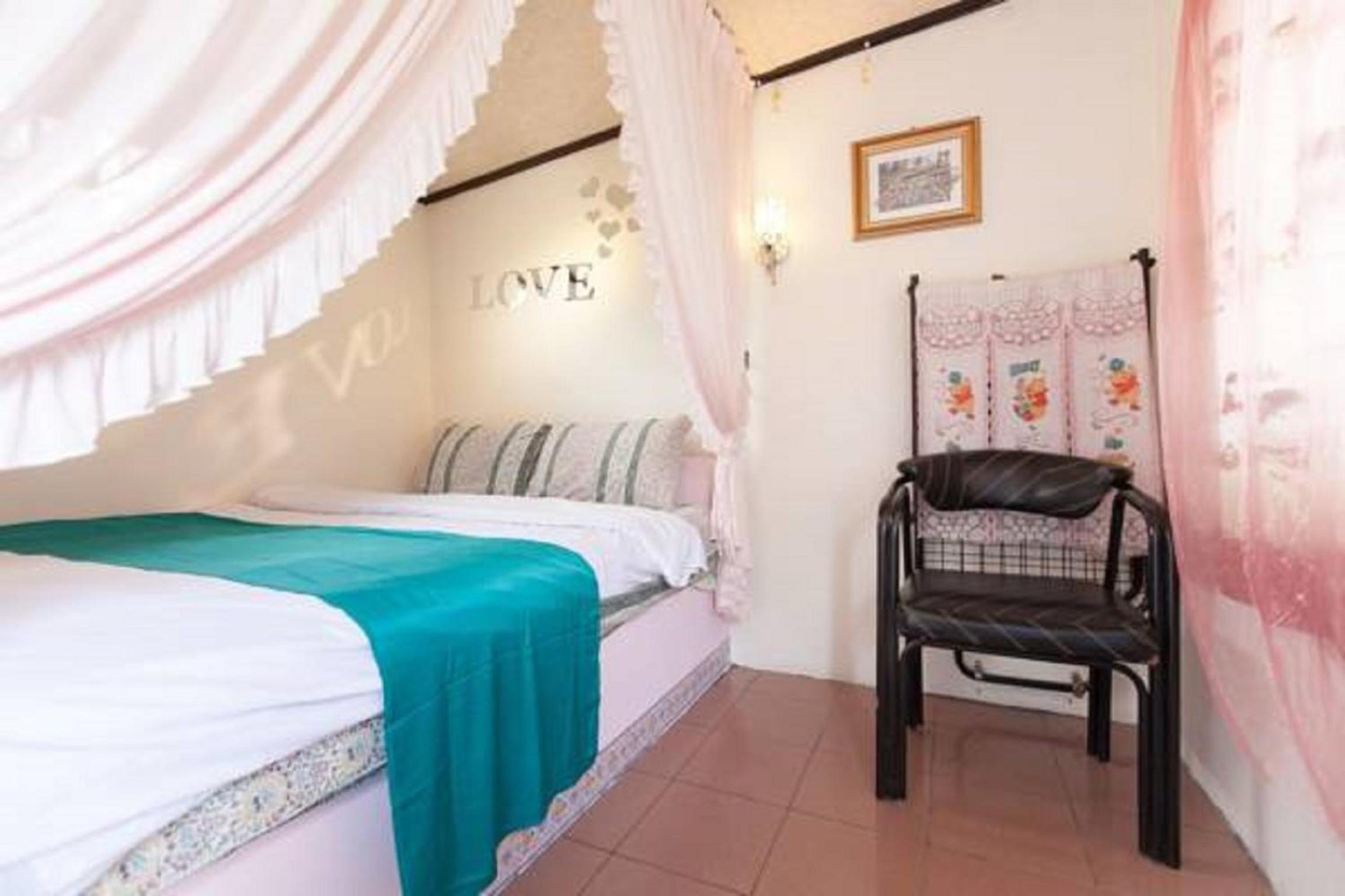 Small Double Room photo 1