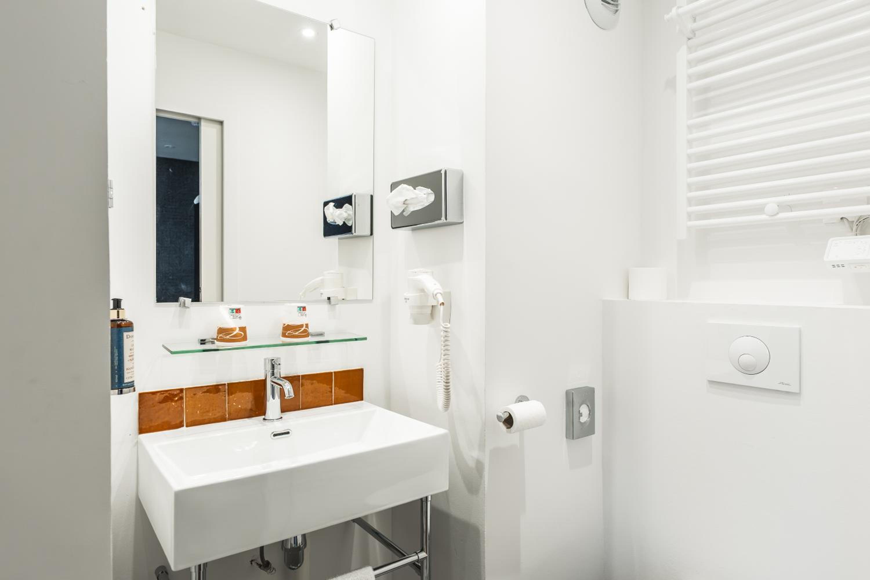 Superior Double Room - Photo 8