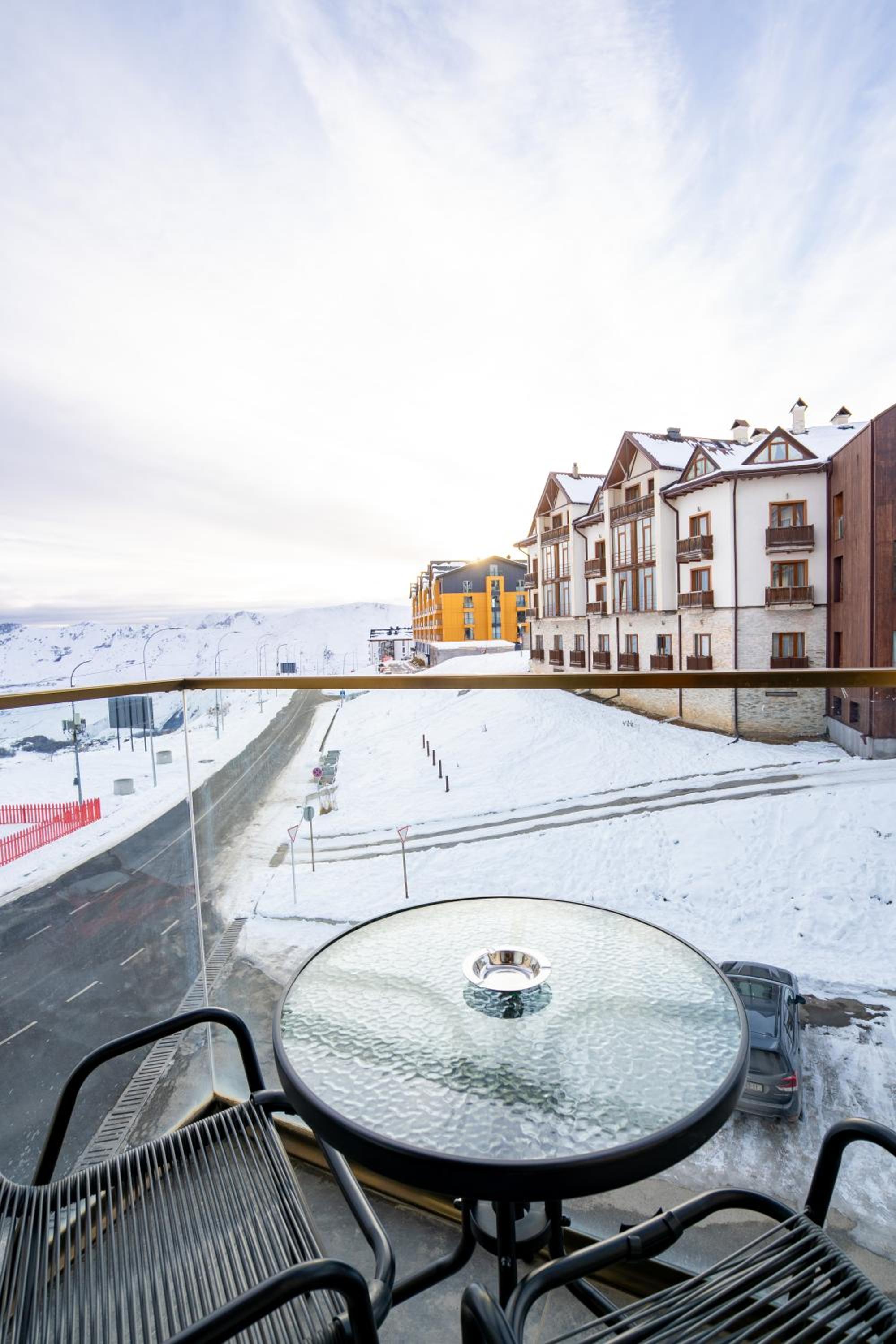 One-Bedroom Apartment with Balcony