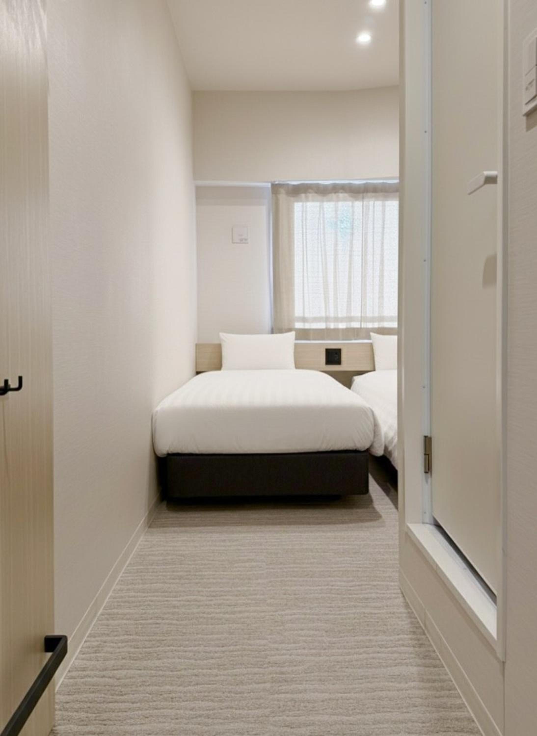 Economy Twin Room photo 2
