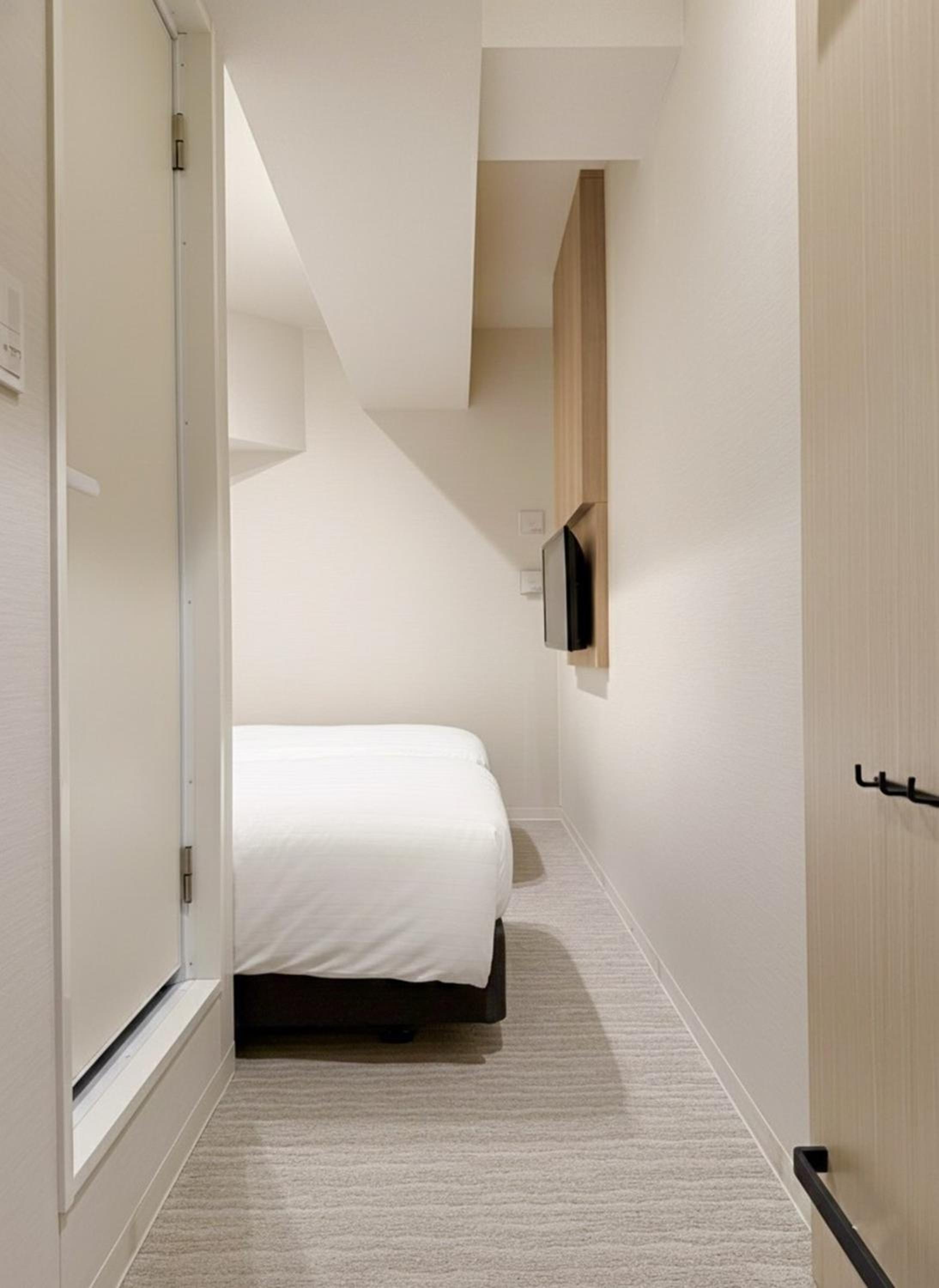 Economy Twin Room photo 3