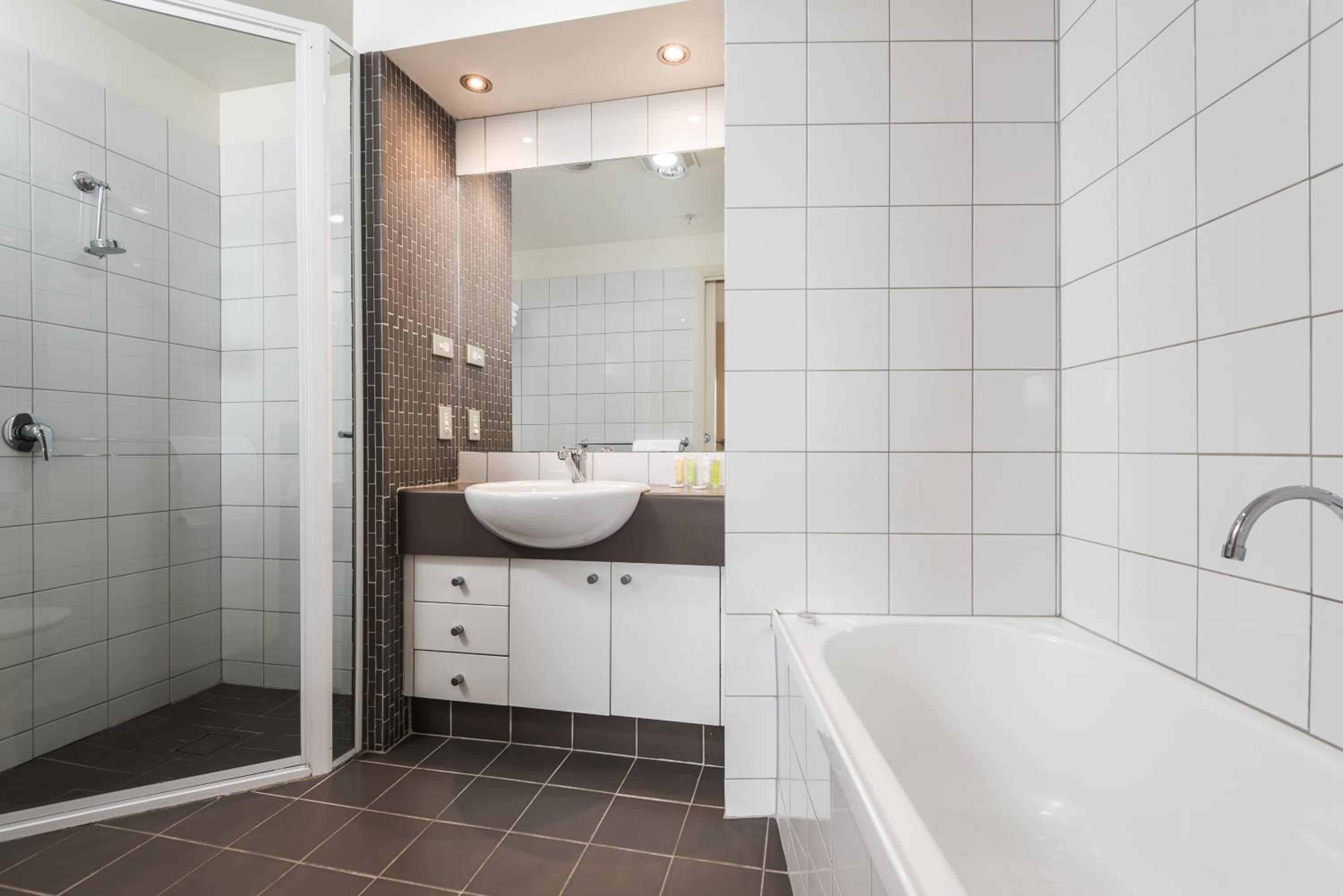 Three Bedroom Family Apartment - Photo 3