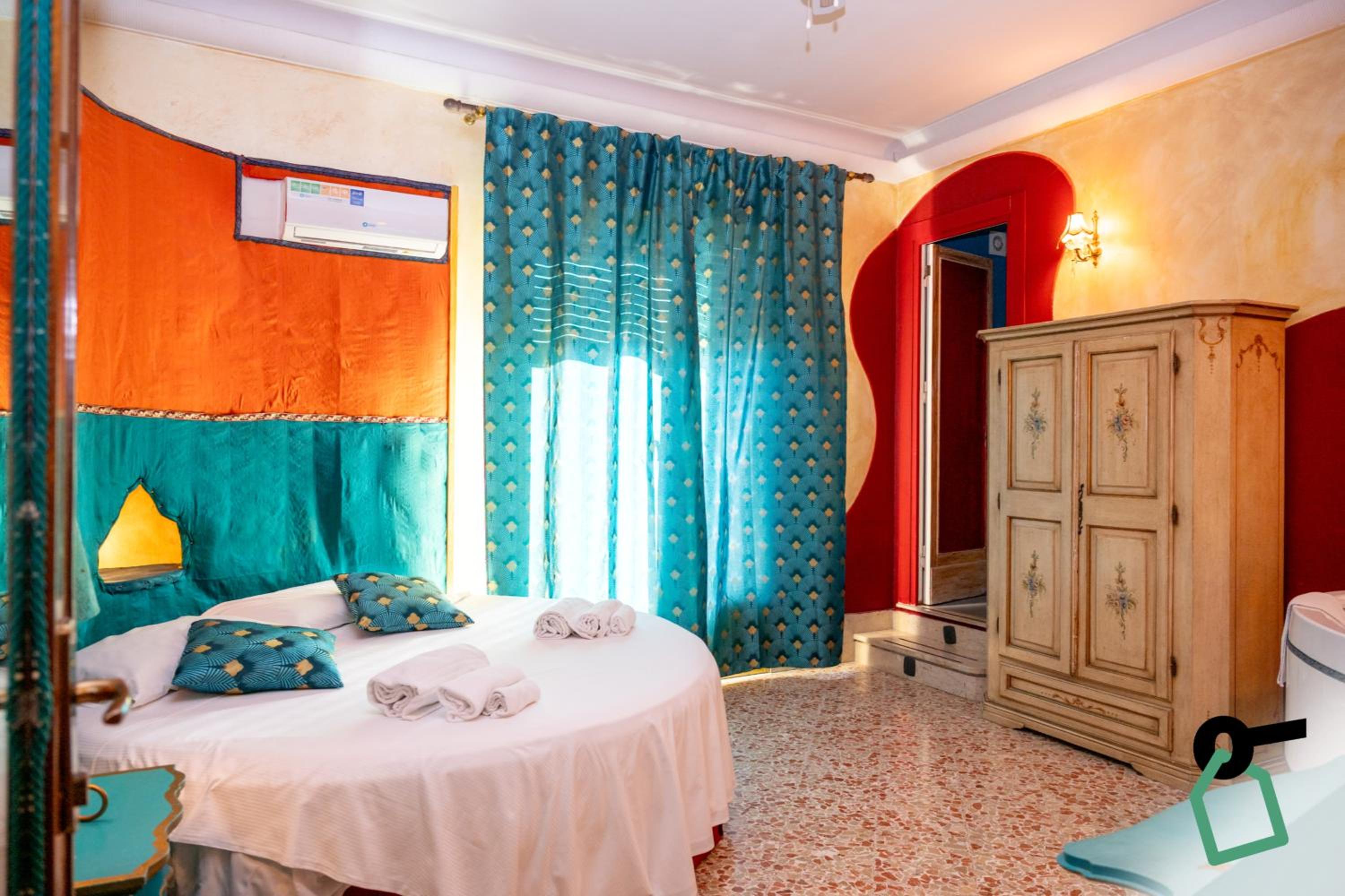 King Room with Spa Bath