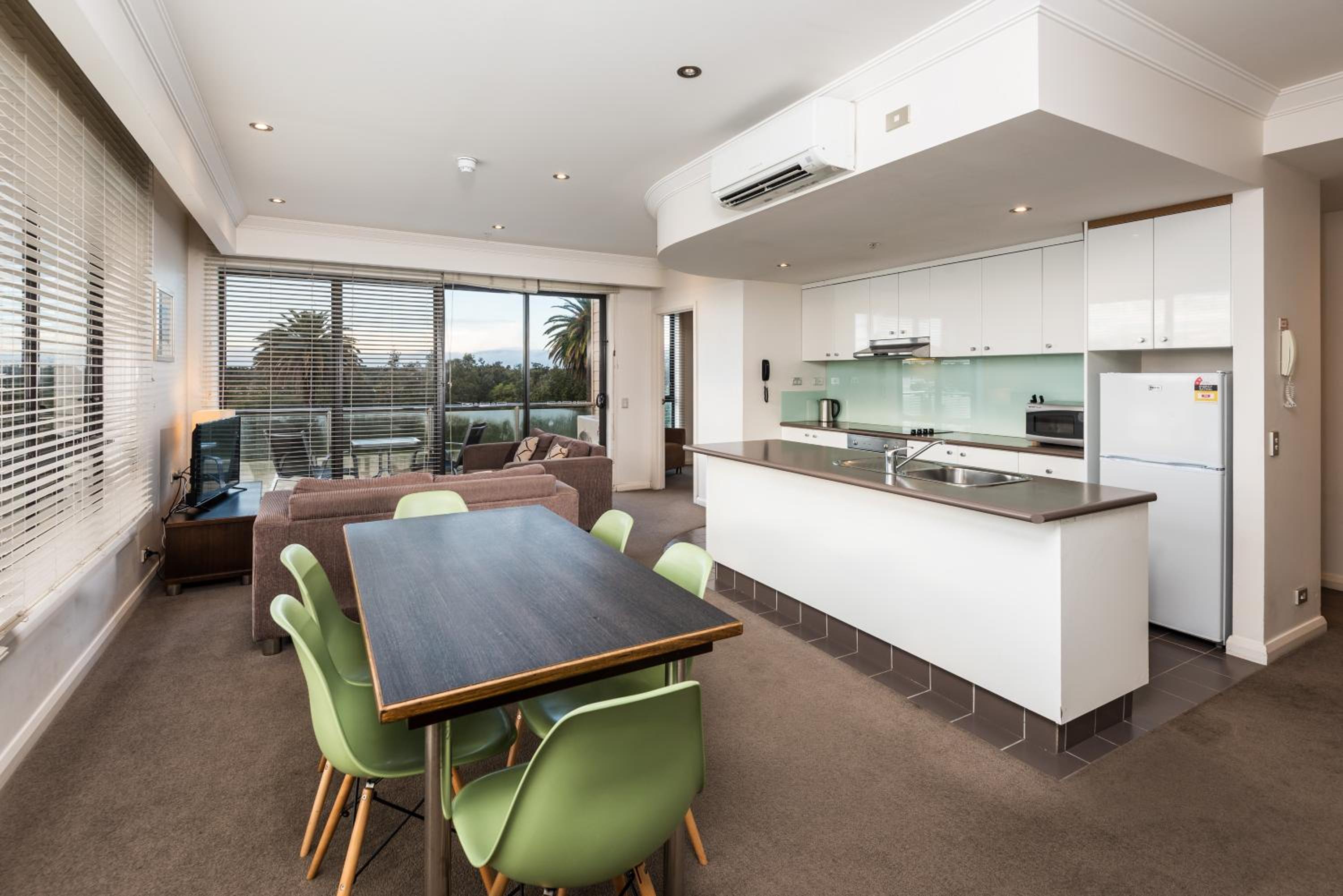 Three Bedroom Family Apartment - Photo 8