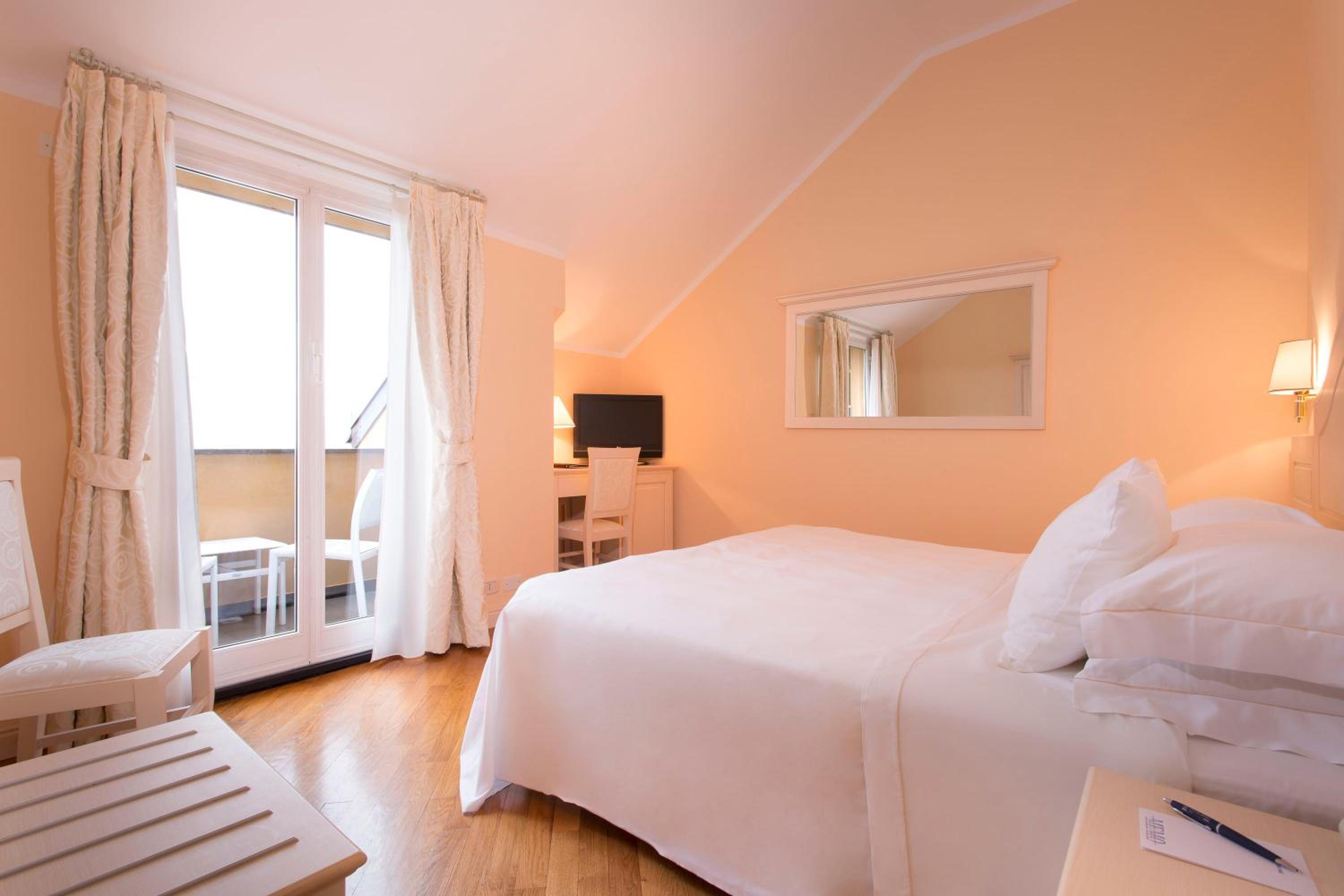 Standard Double Room - Photo 4