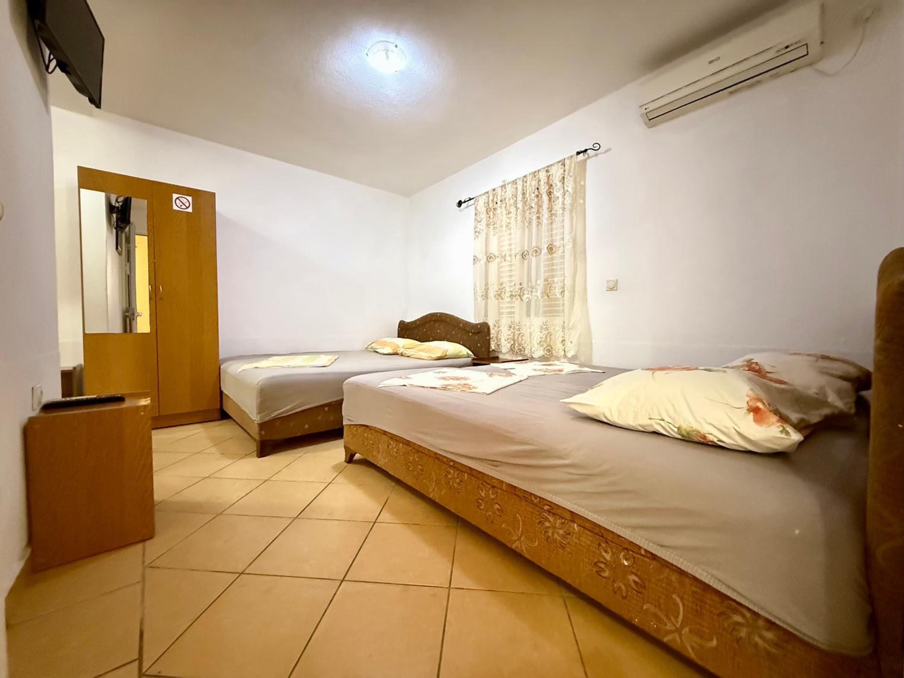 Studio with Balcony (4 Adults) 