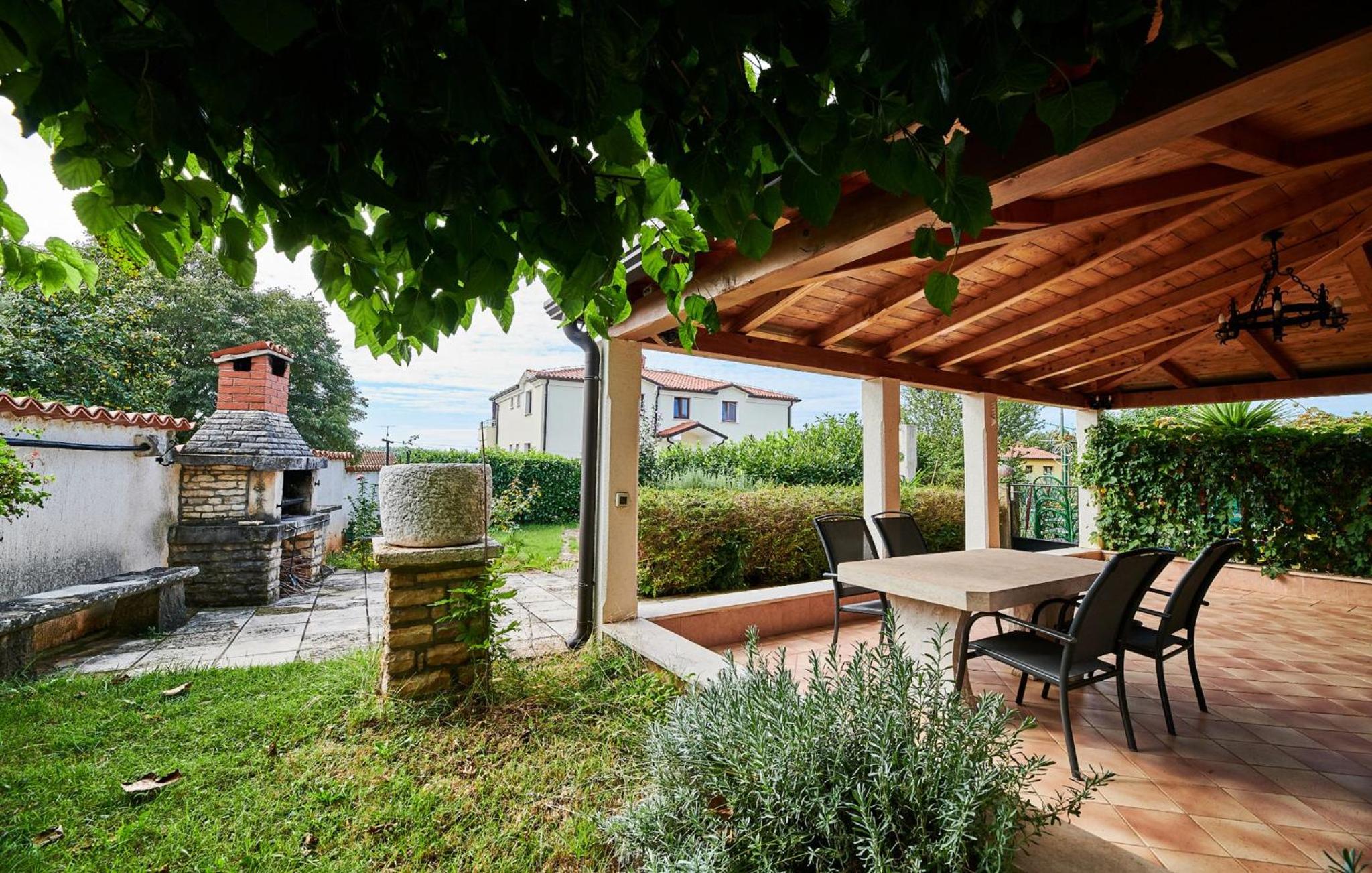 Villa photo 1