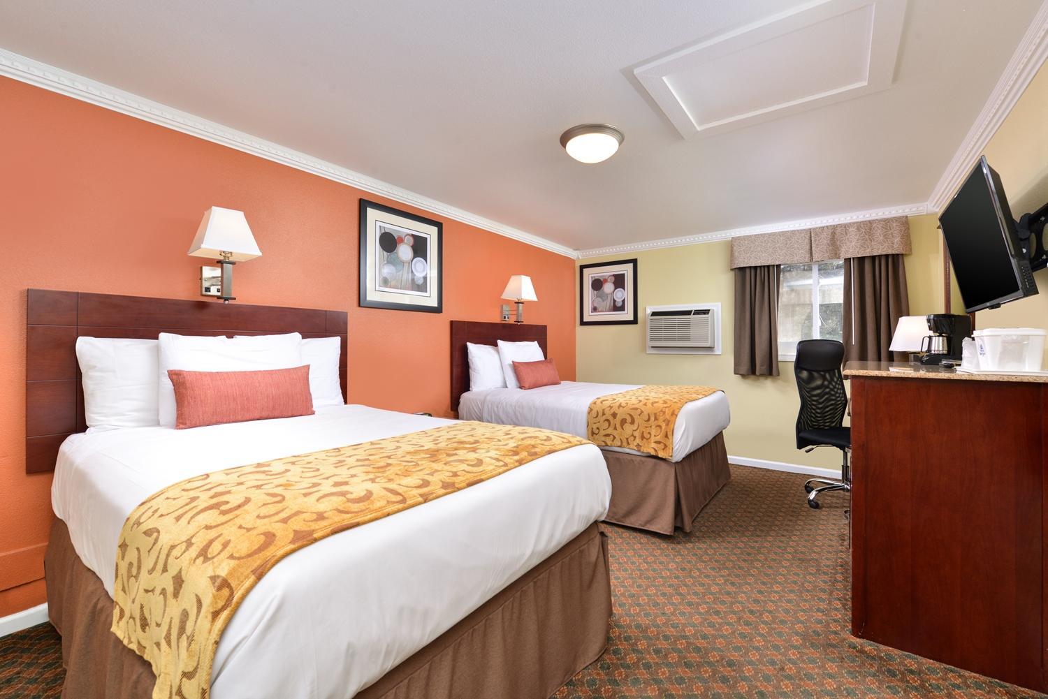 Standard Double Room with Two Double Beds - Photo 1