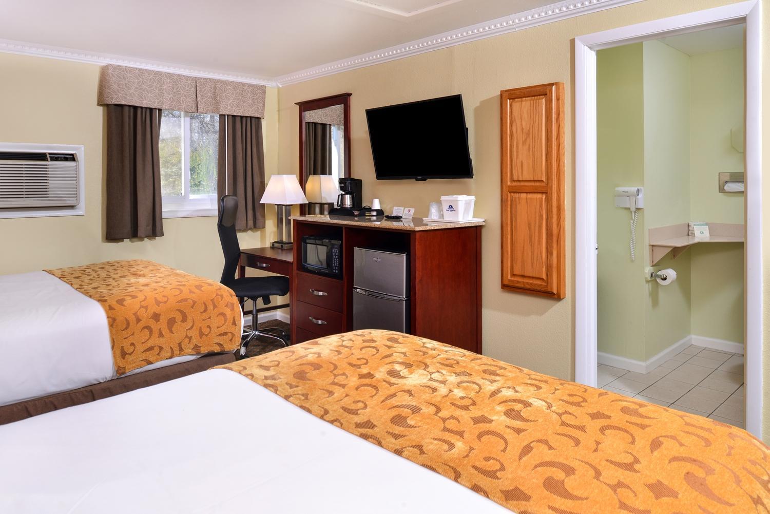 Standard Double Room with Two Double Beds - Photo 4