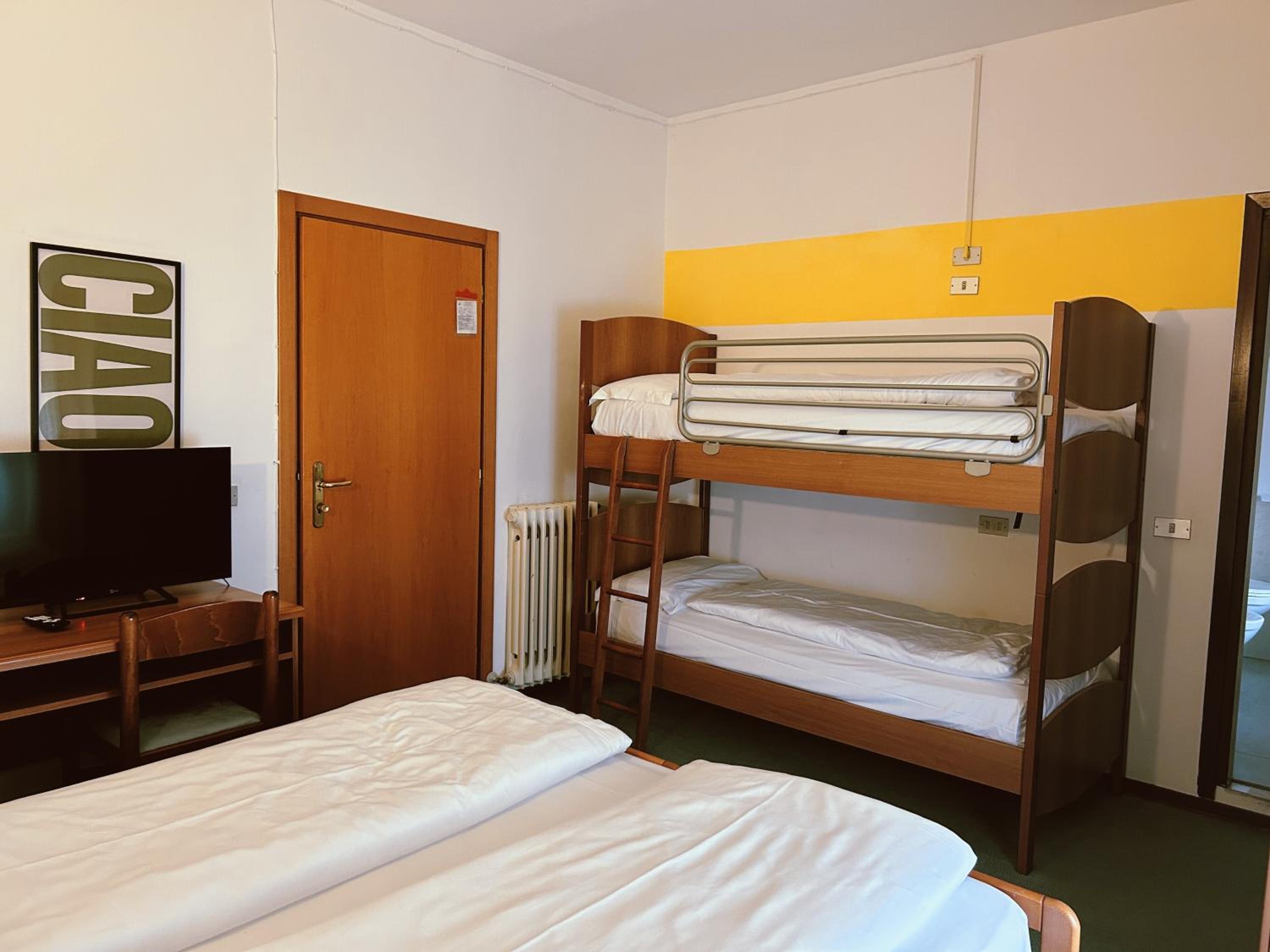 Standard Quadruple Room - Annex photo 1