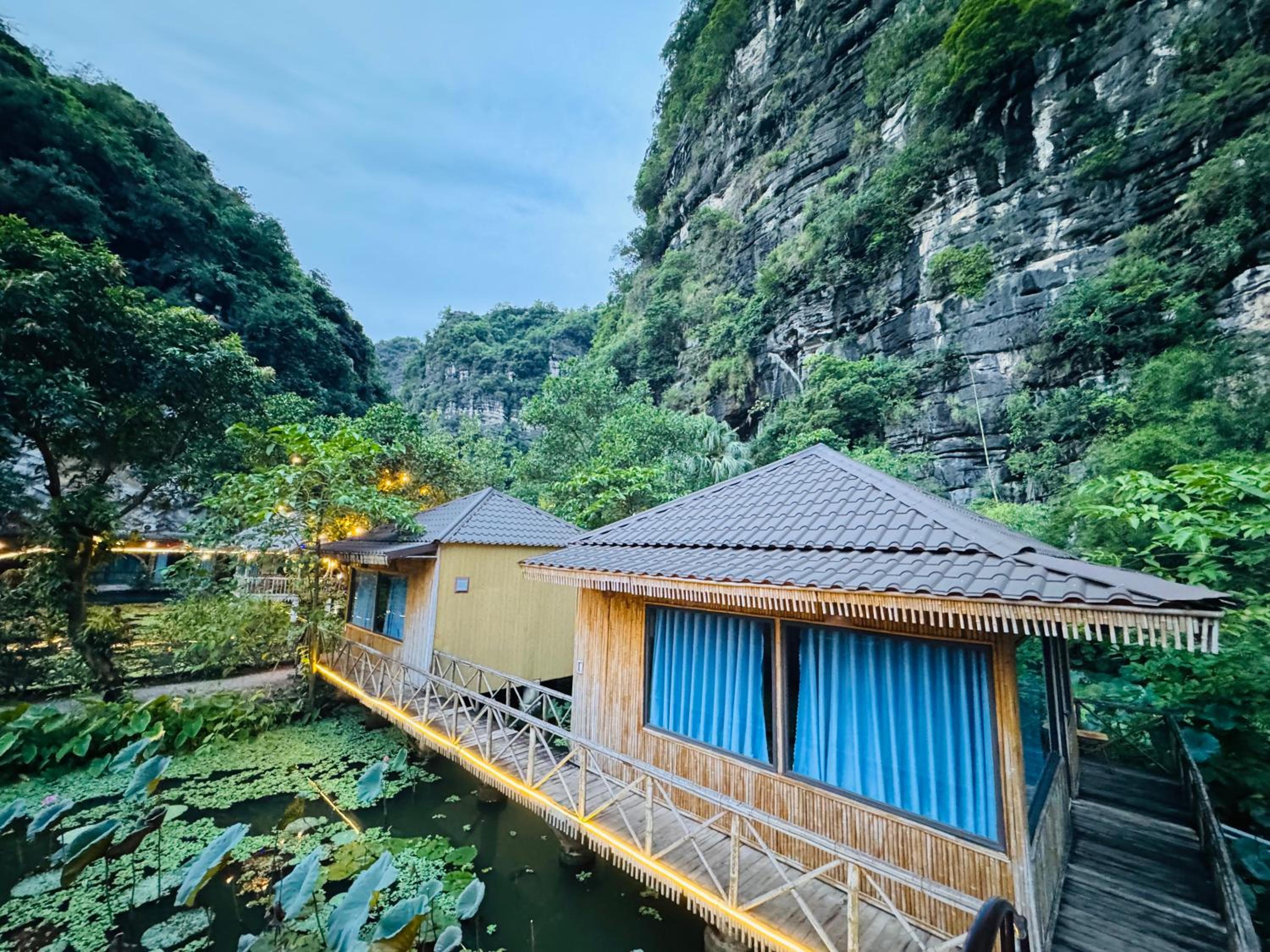 Bungalow - Water Front  photo 2