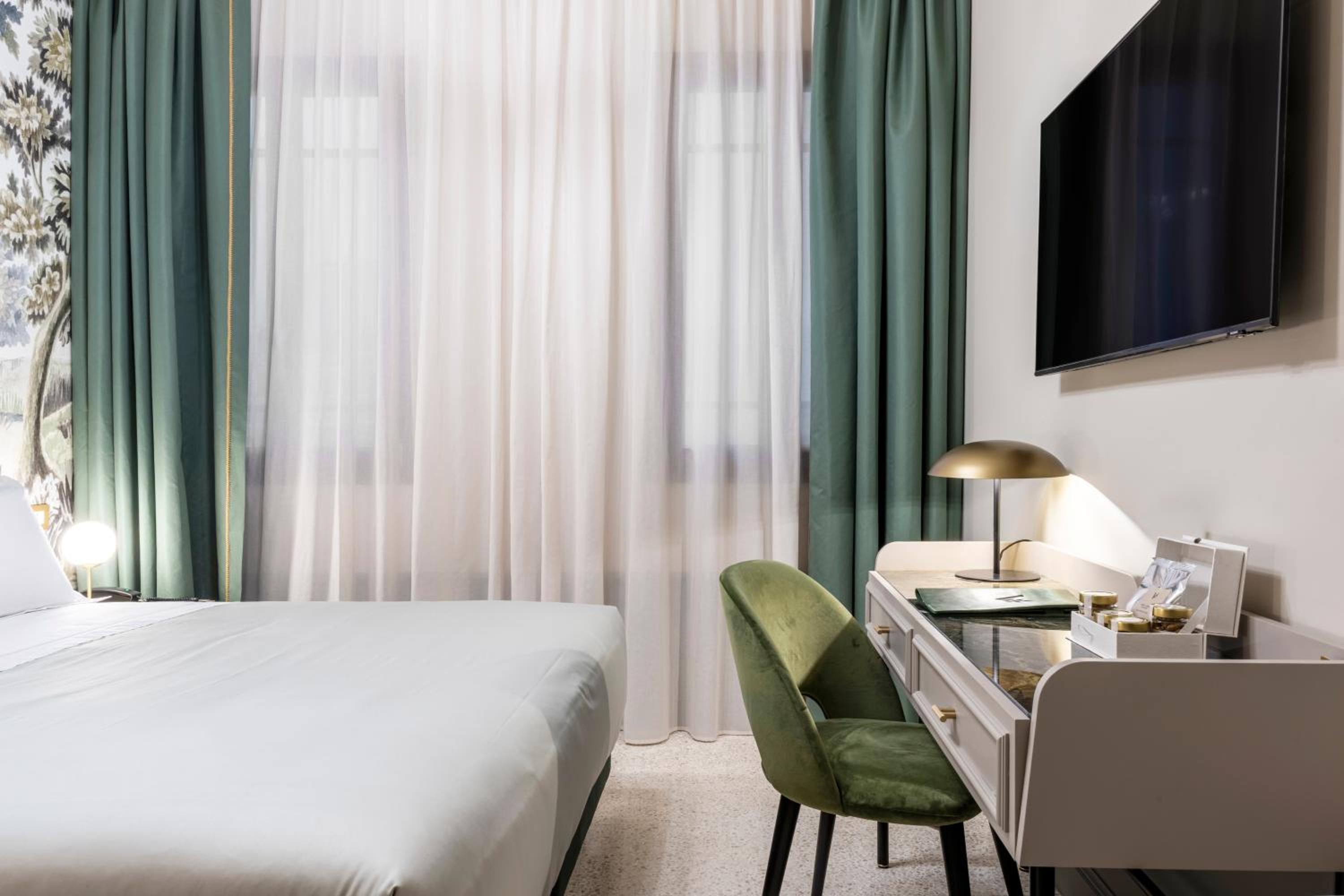 Double or Twin Room photo 3
