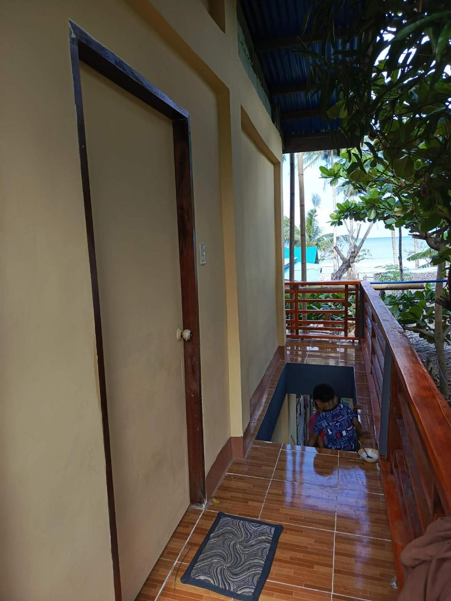 Family Room with Side Sea View photo 3