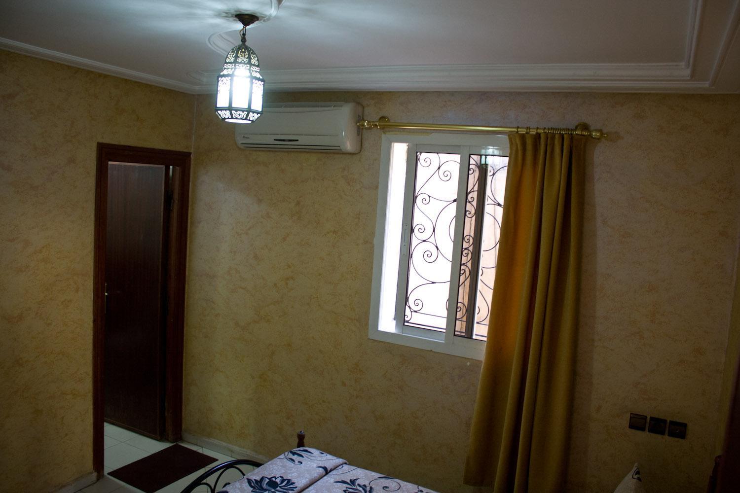 Standard Twin Room - Photo 9