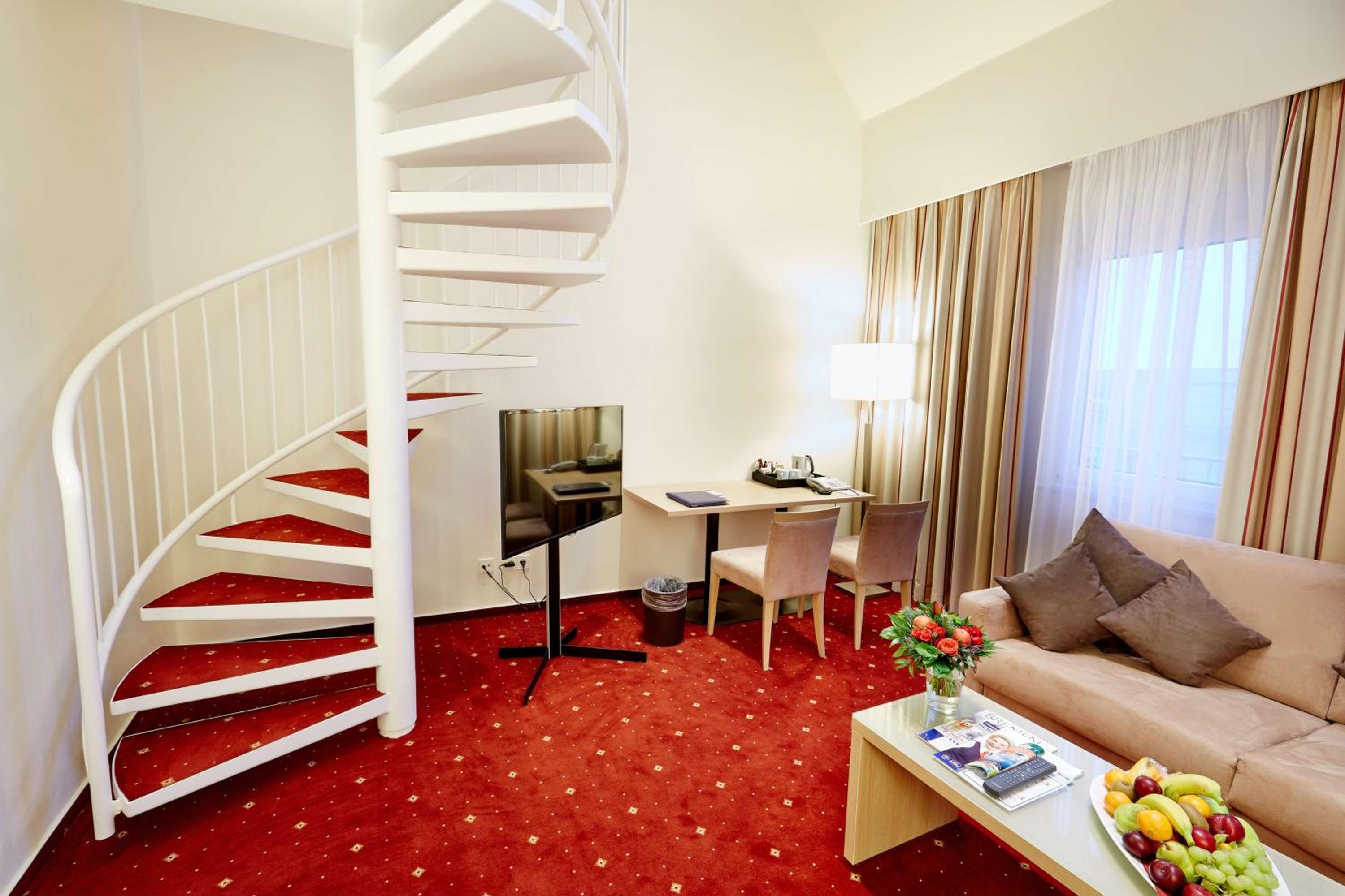 Maisonette Suite with Double Bed - Photo 2