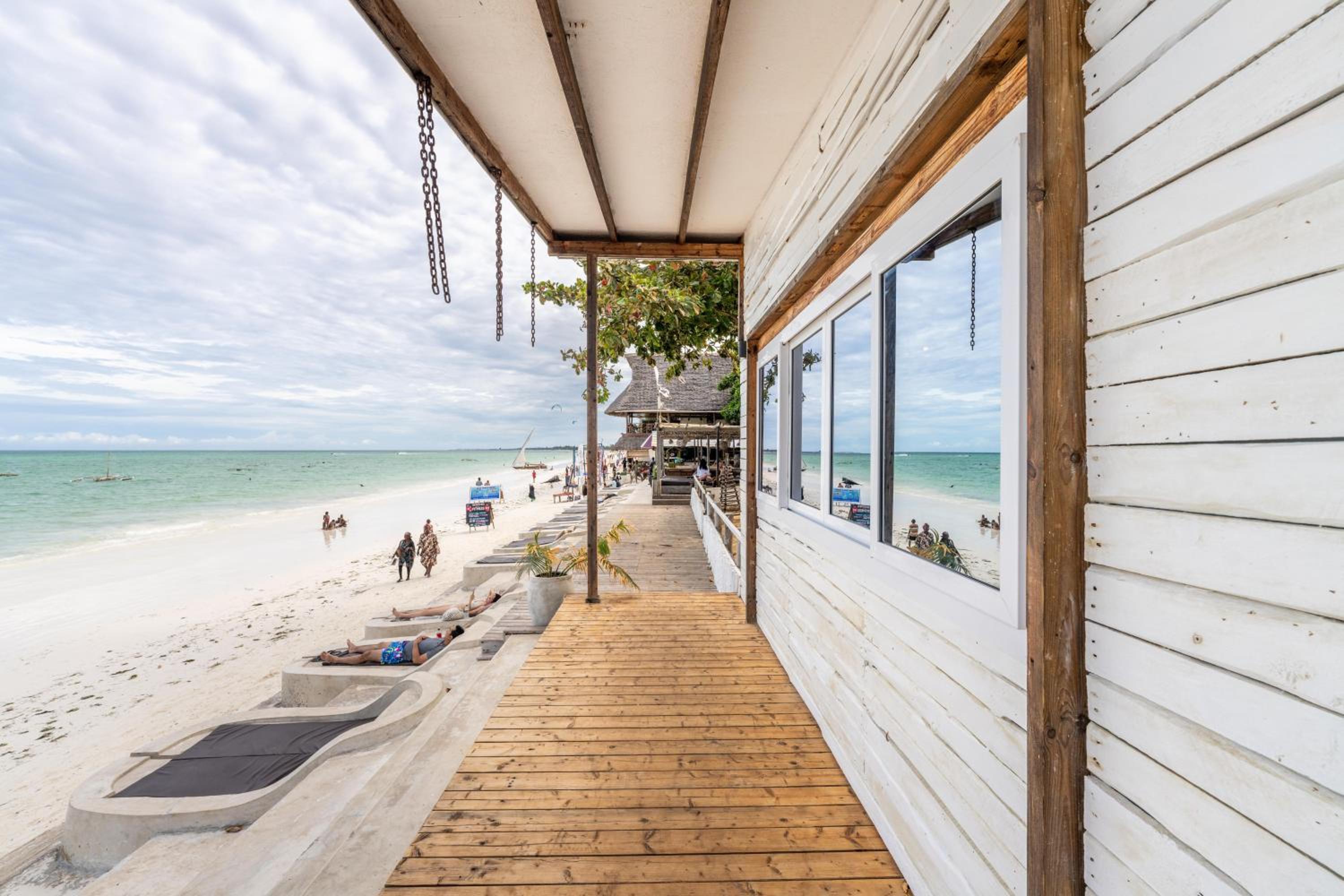 Bungalow - Beach Front photo 1