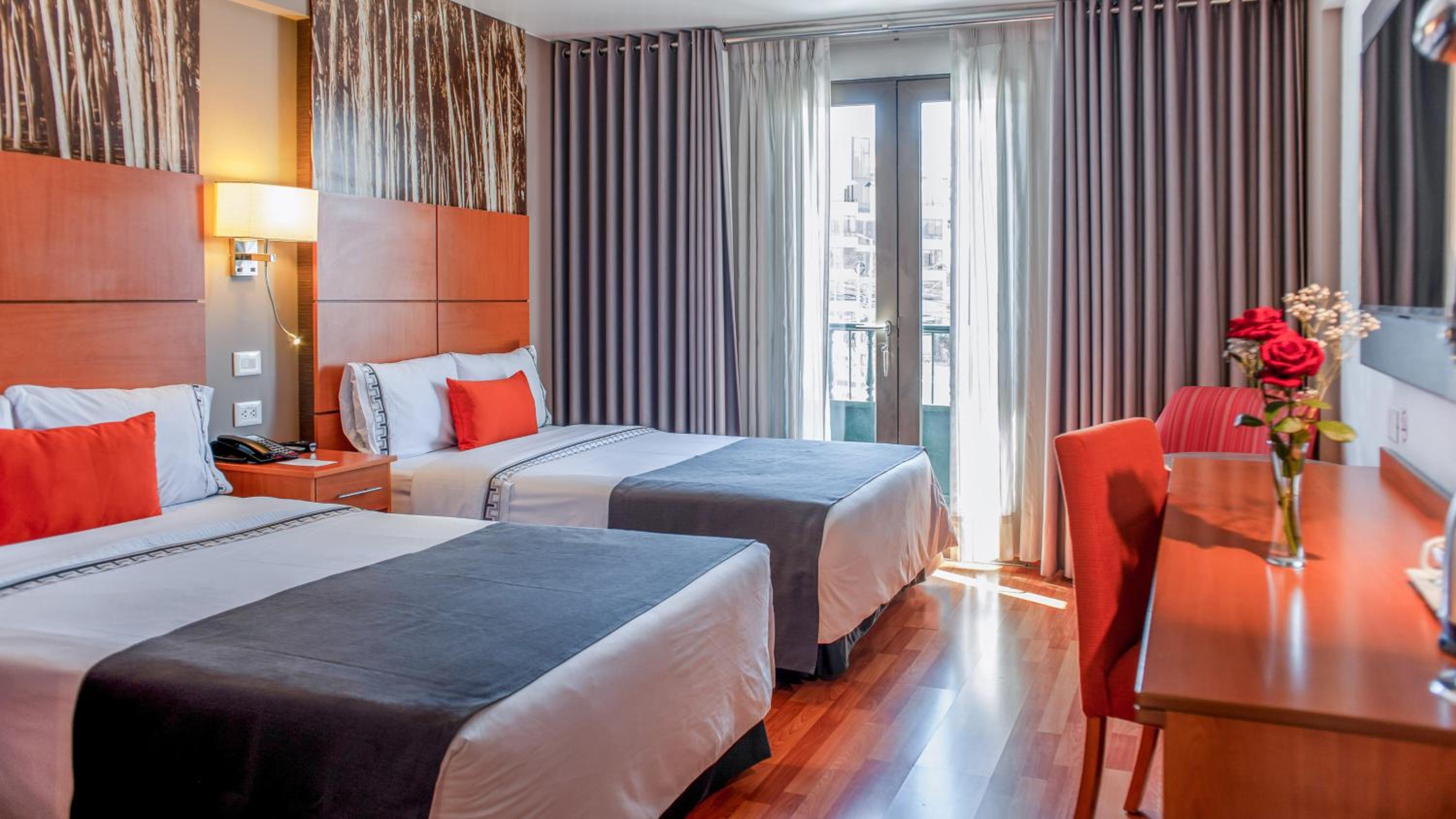 Superior Double Room with Balcony - Photo 2