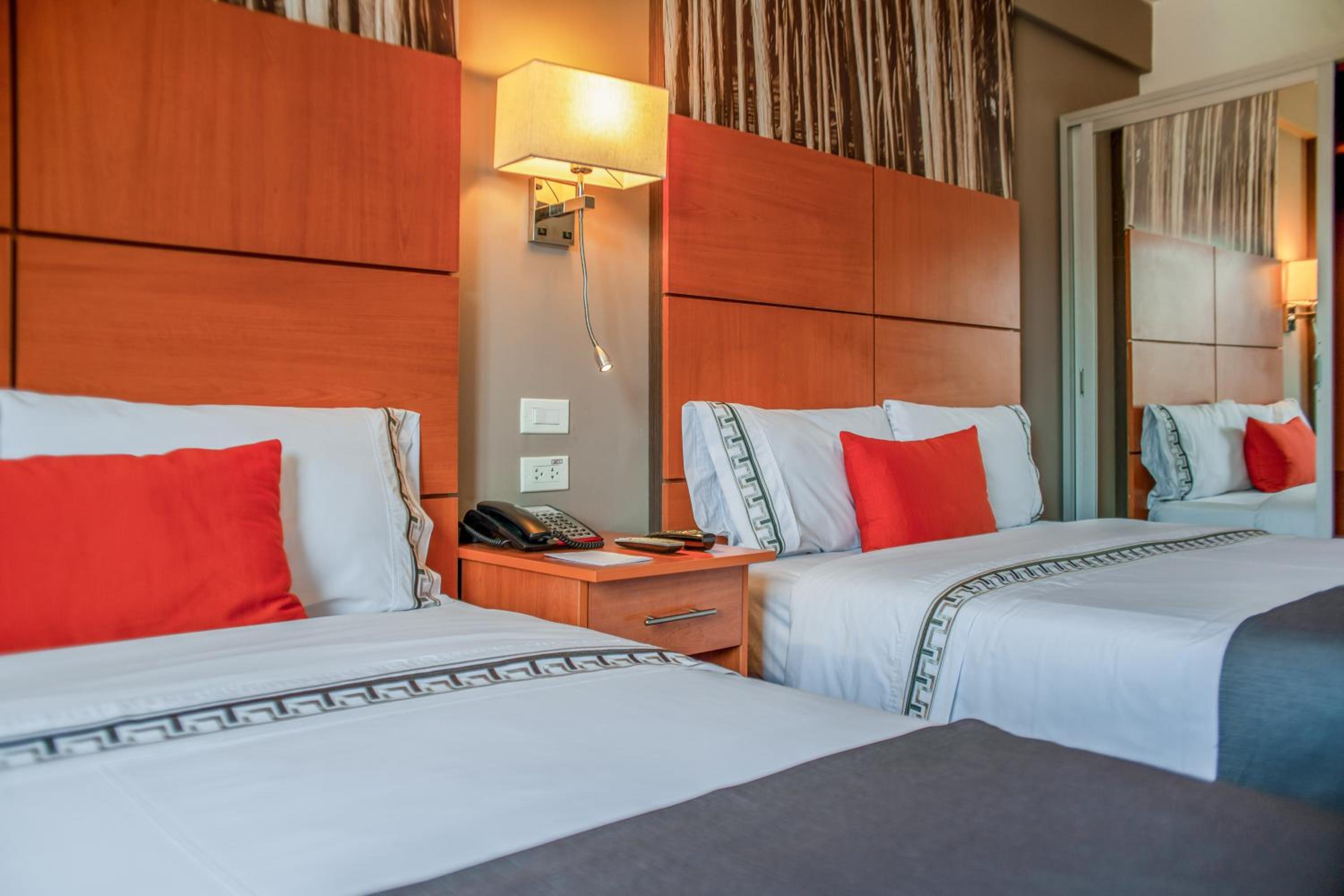 Superior Double Room with Balcony - Photo 3