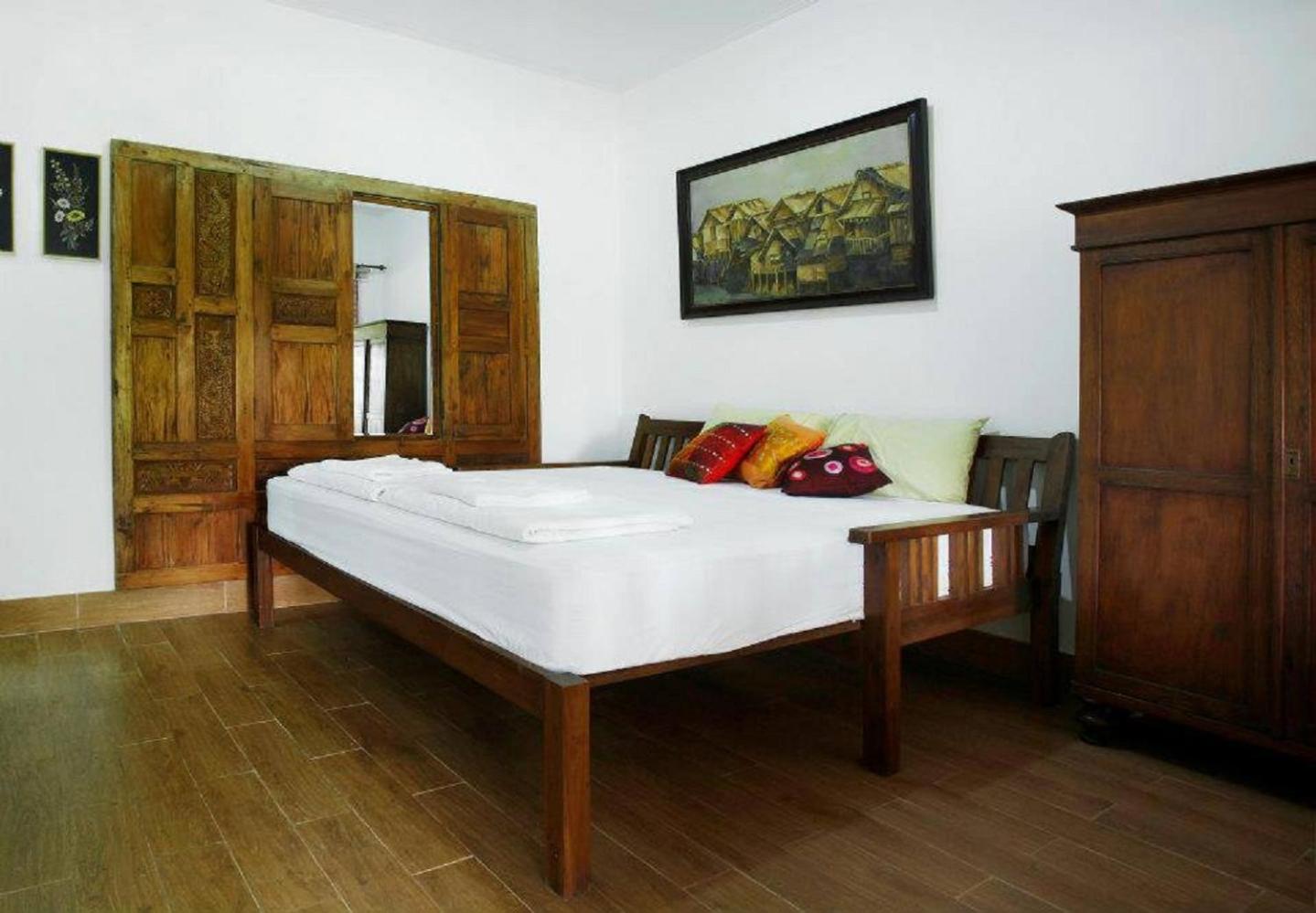 Double Room with Garden View - Photo 2