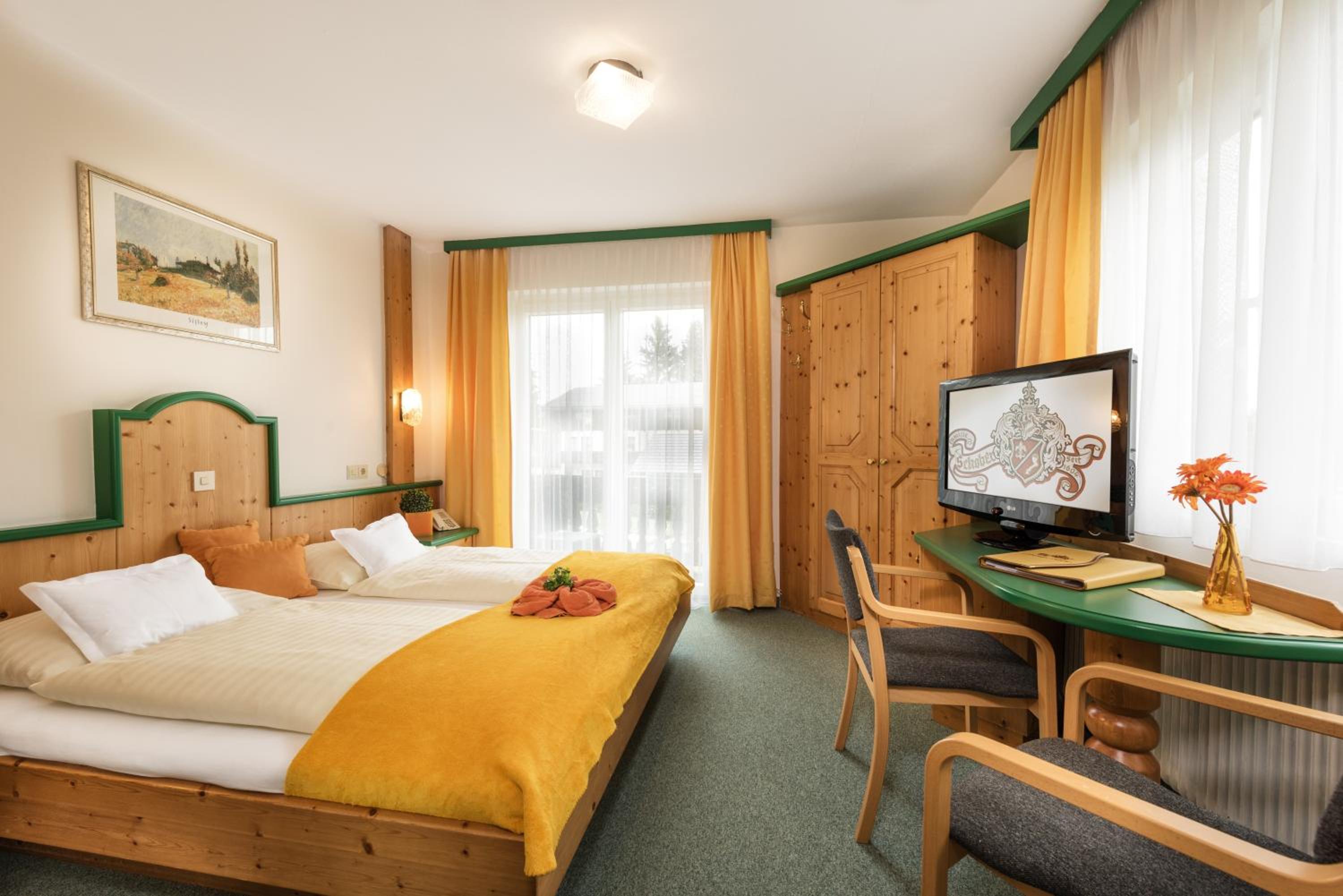 Economy Double Room photo 3