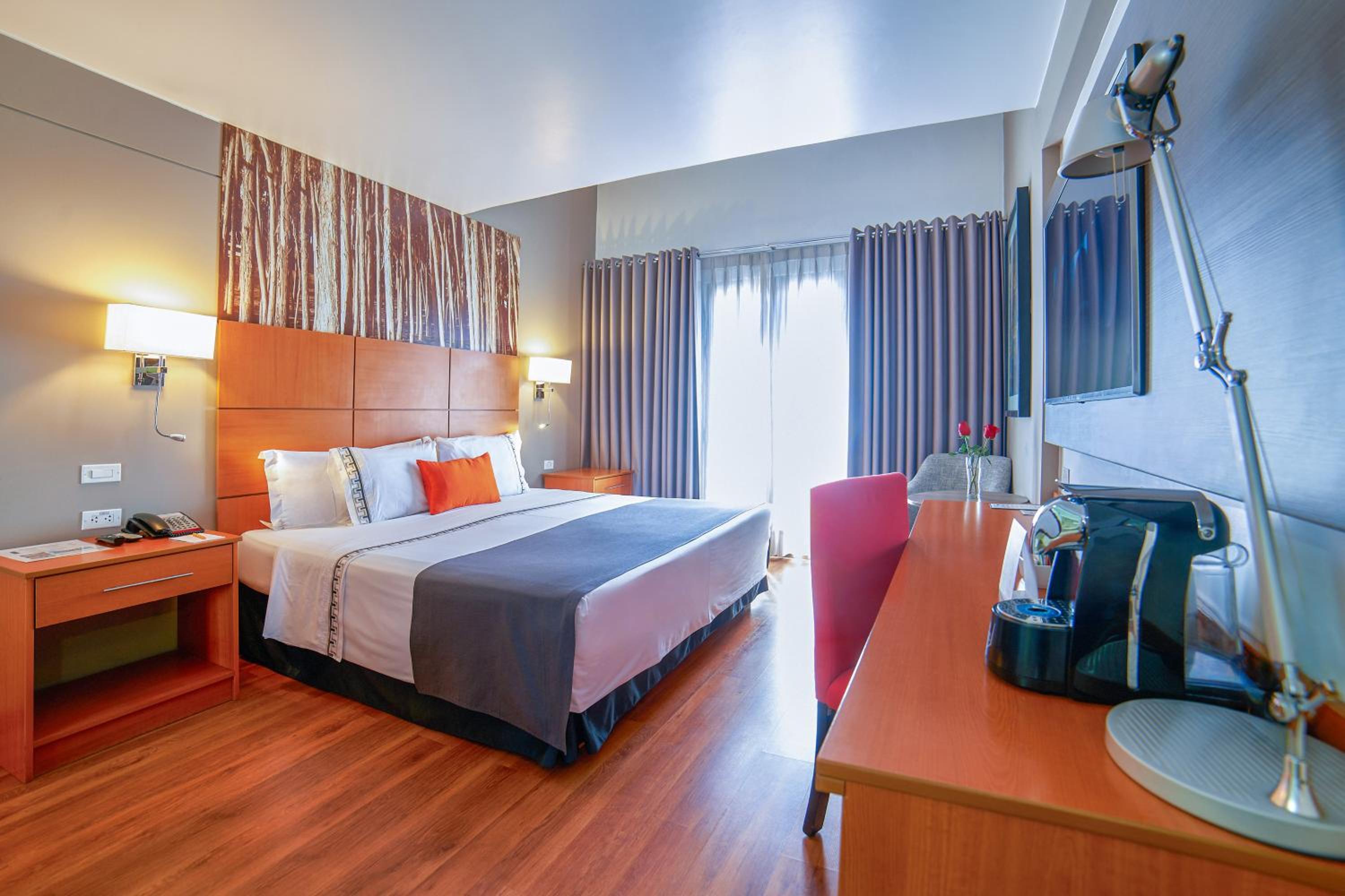 Superior King Room - Photo 4