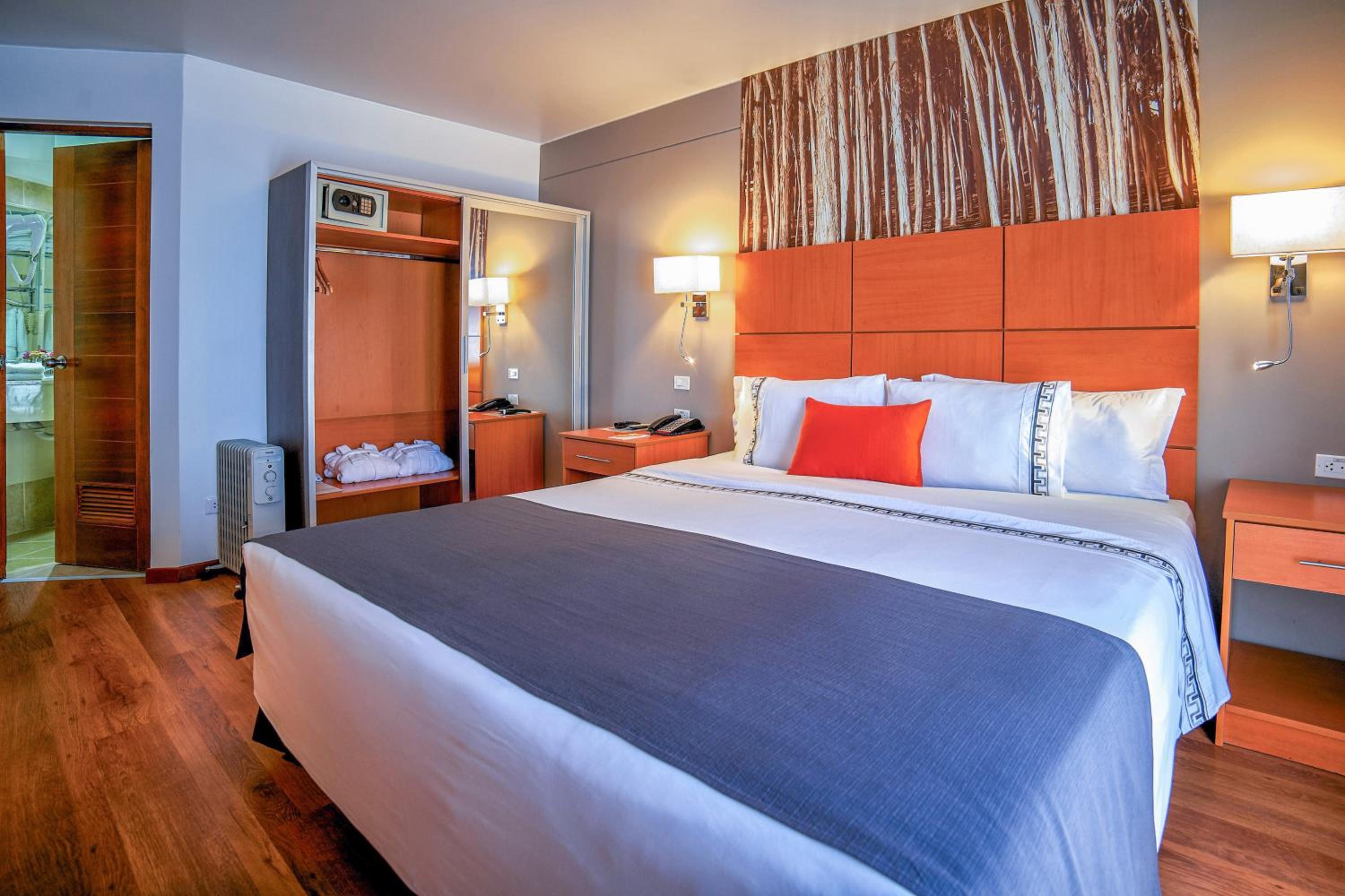 Superior King Room - Photo 1