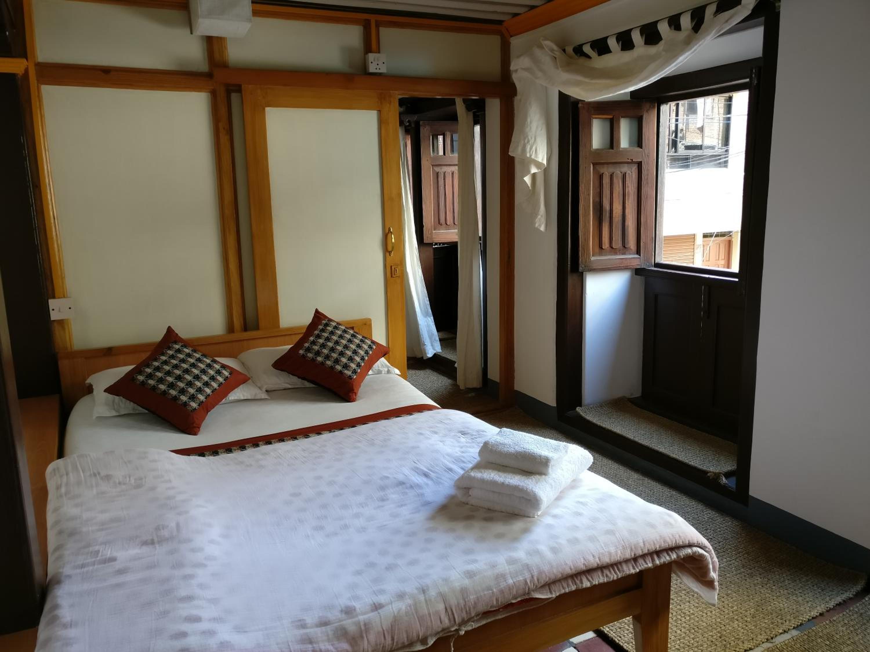 Single Room with Bathroom photo 1