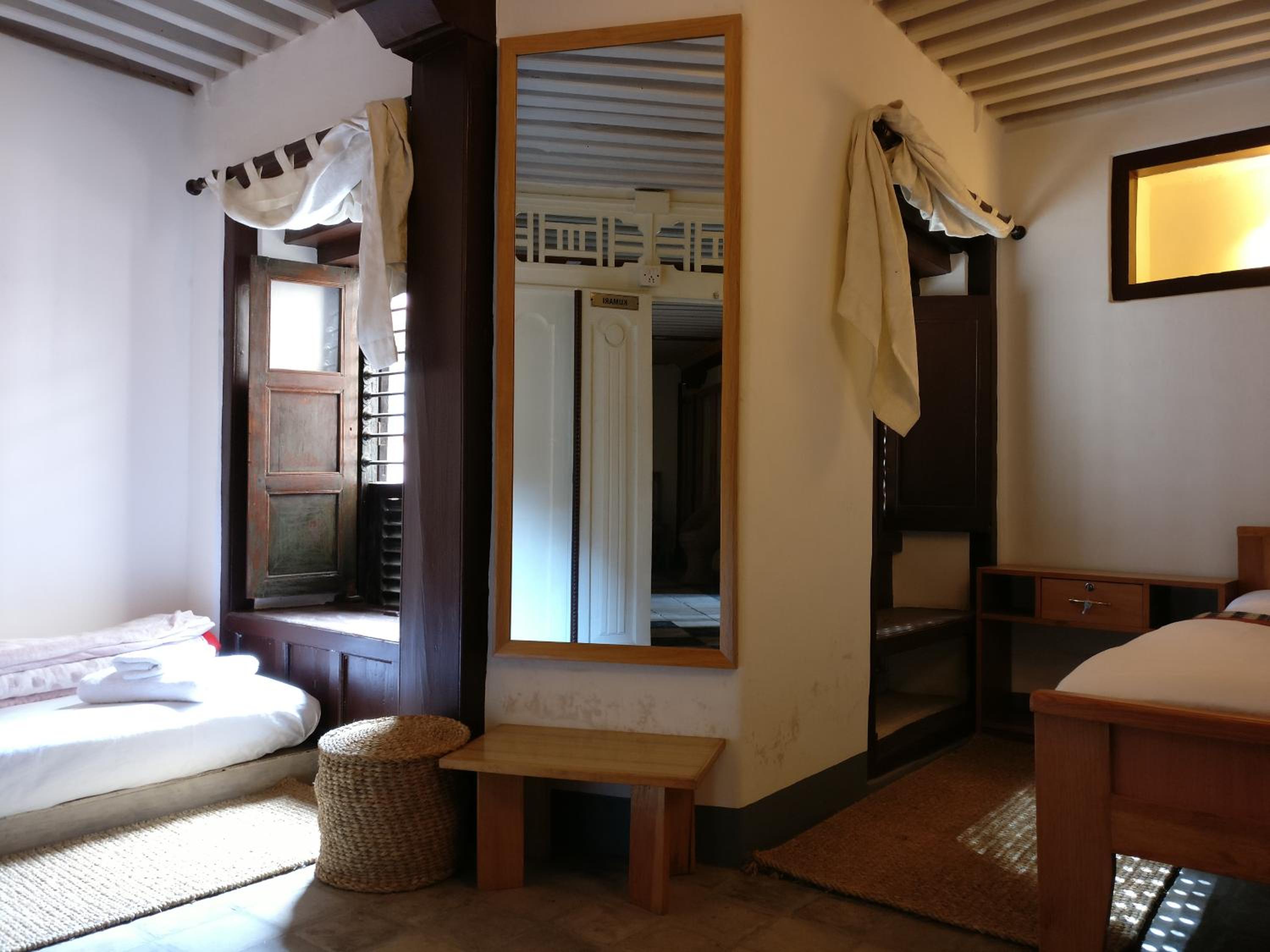 Twin Room with Shared Bathroom photo 2