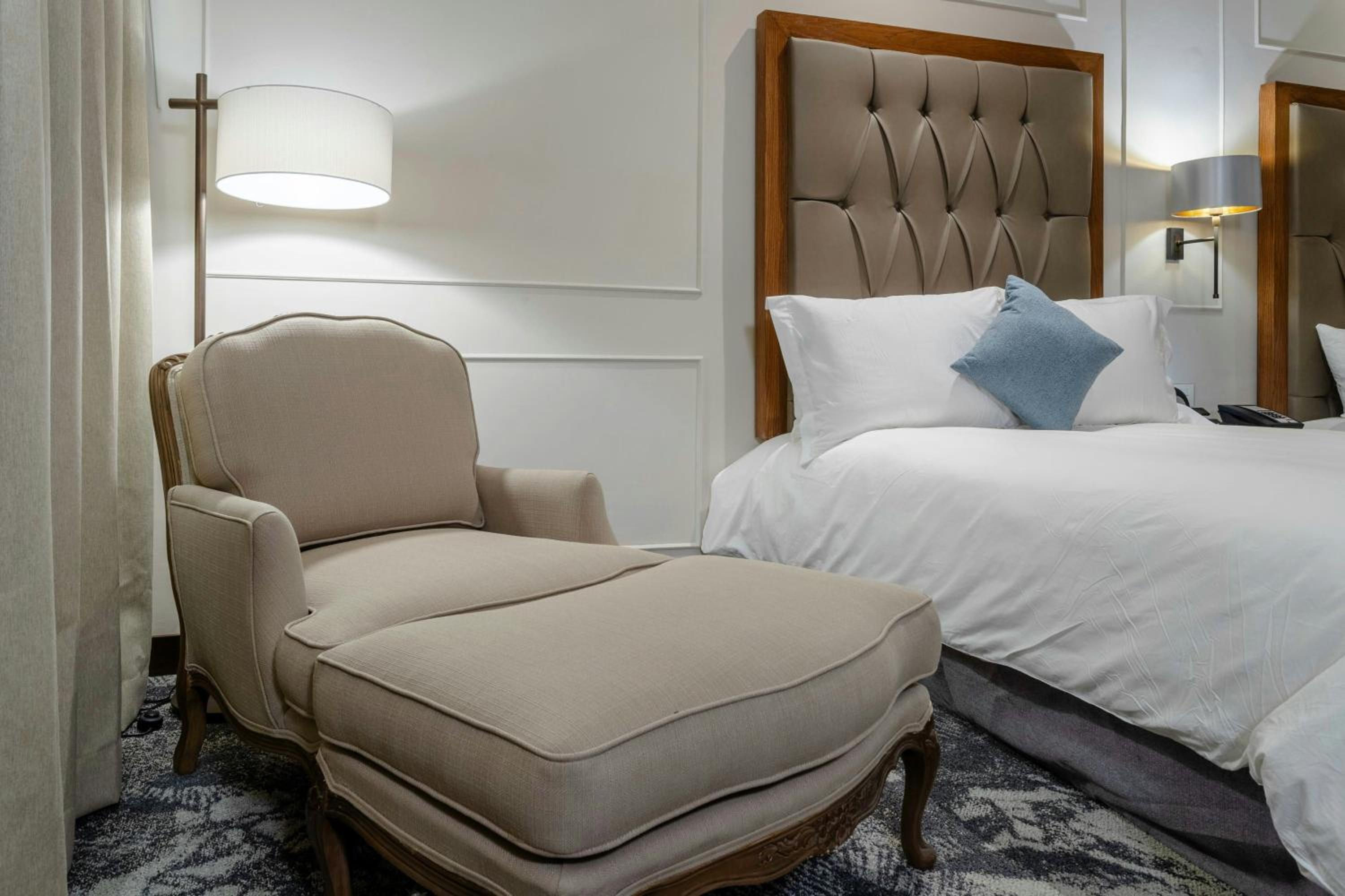 One-Bedroom Master Suite with Two Double Beds - Photo 2