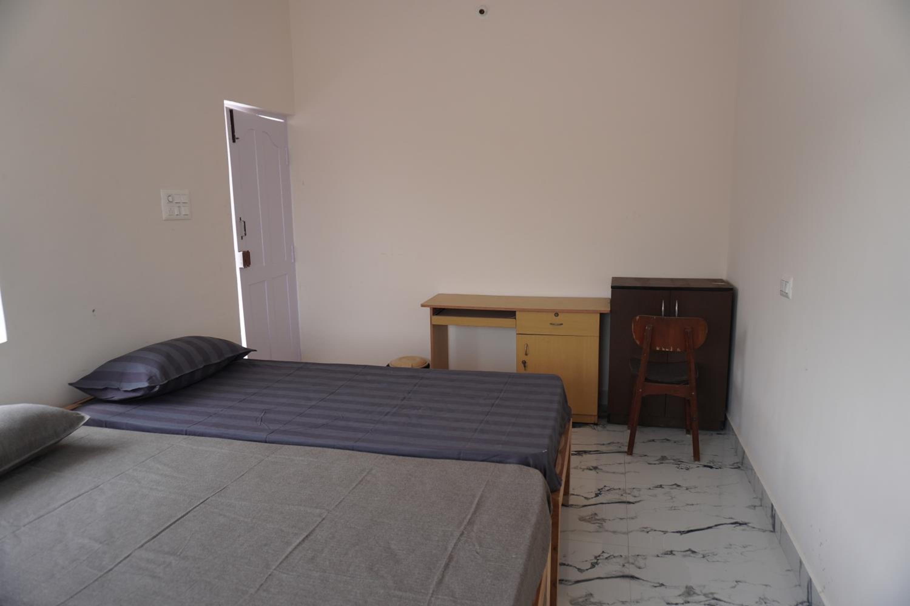 Triple Room with Private Bathroom photo 3