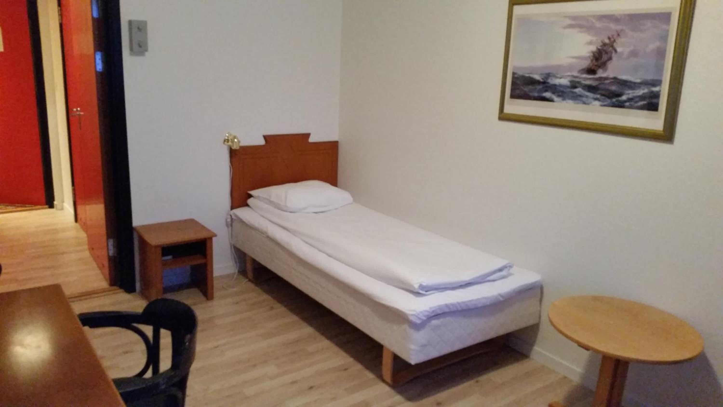 Single Room photo 3