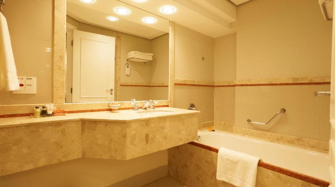 Deluxe Room (1 adult + 1 child) photo 2