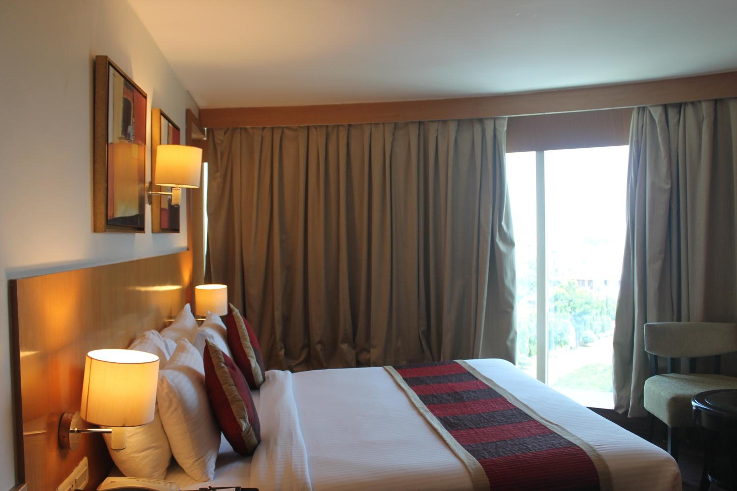Executive Double Room - Photo 3
