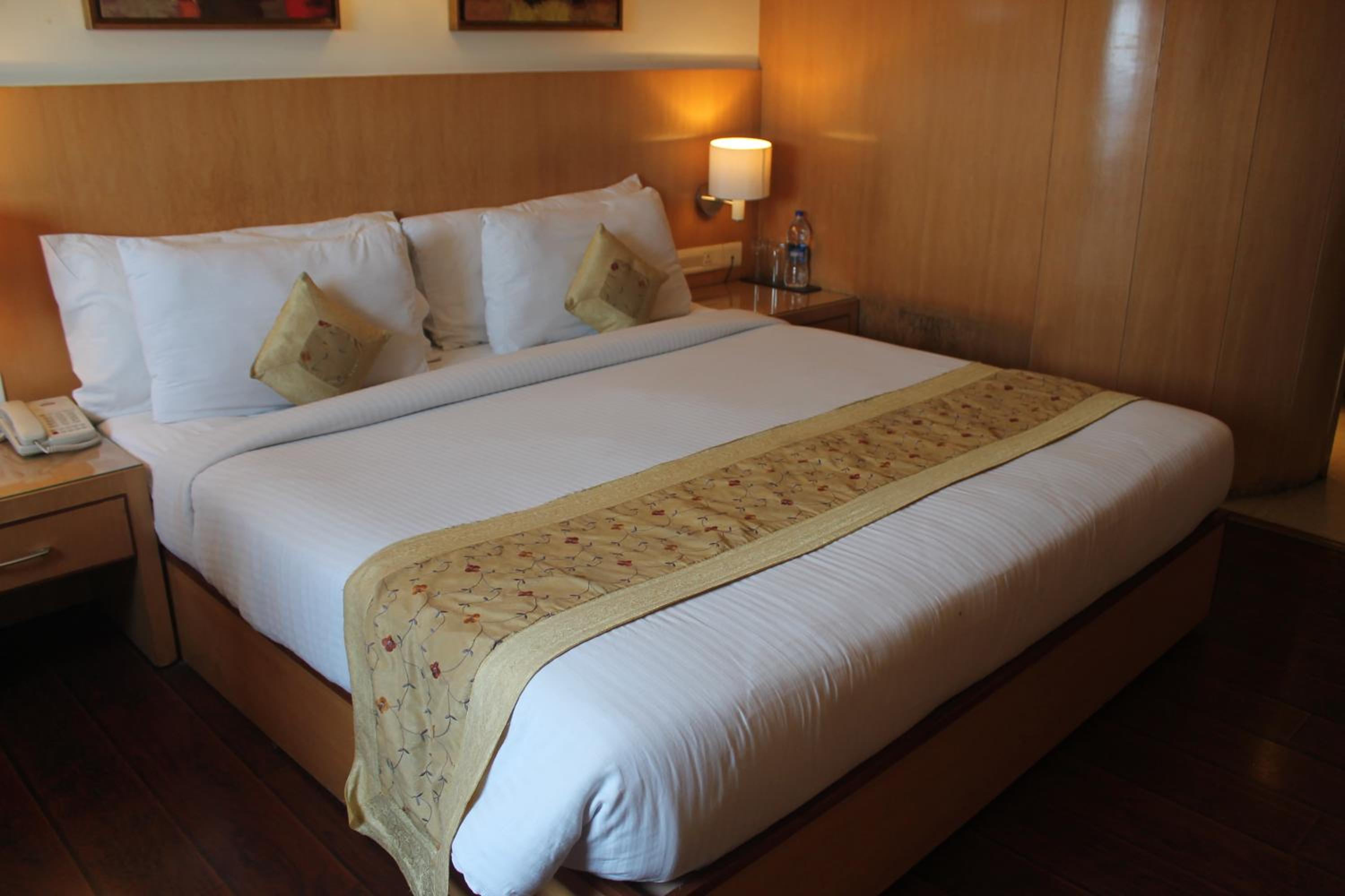 Deluxe Double Room - Photo 9