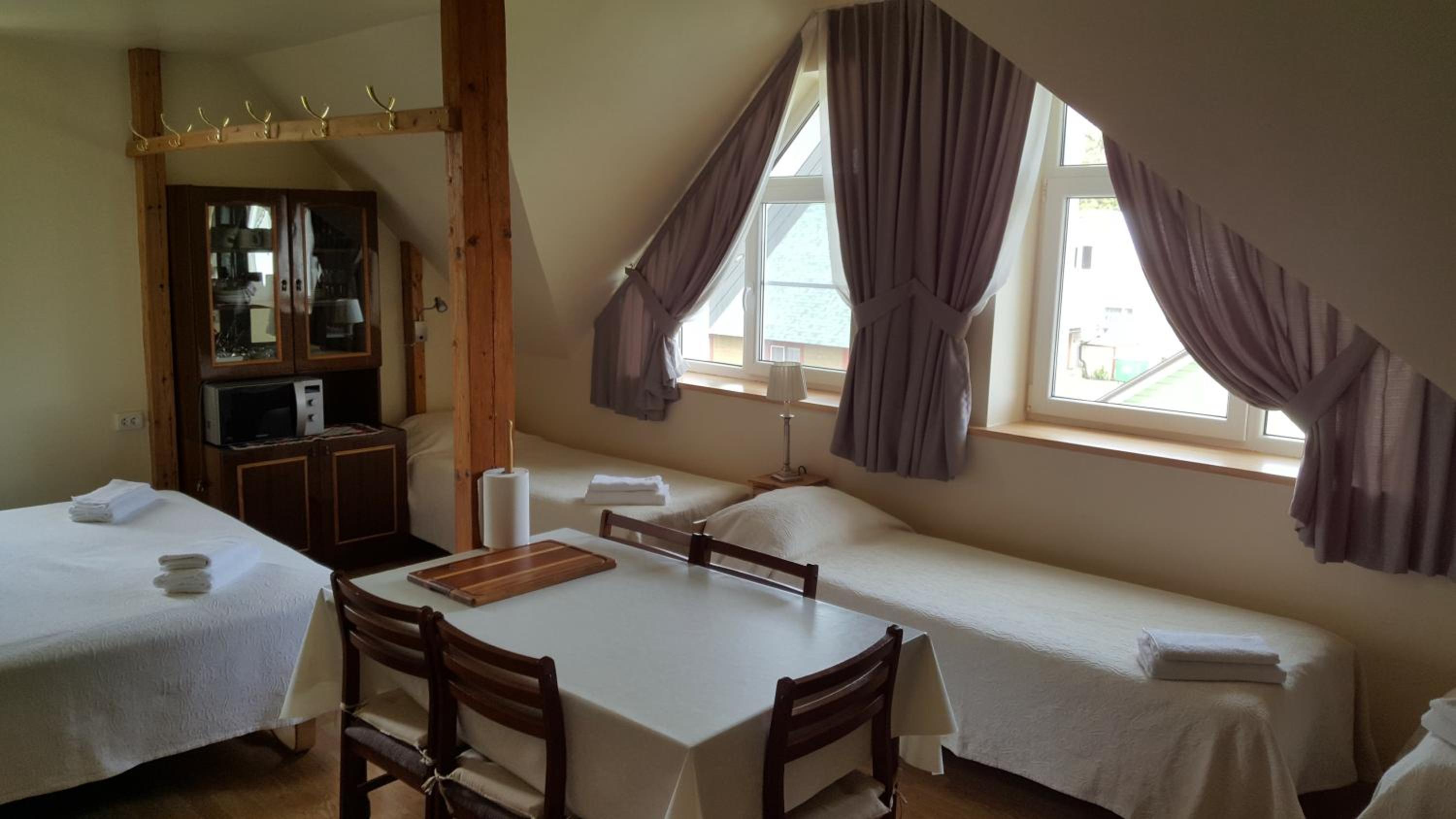 Family Room - Photo 8