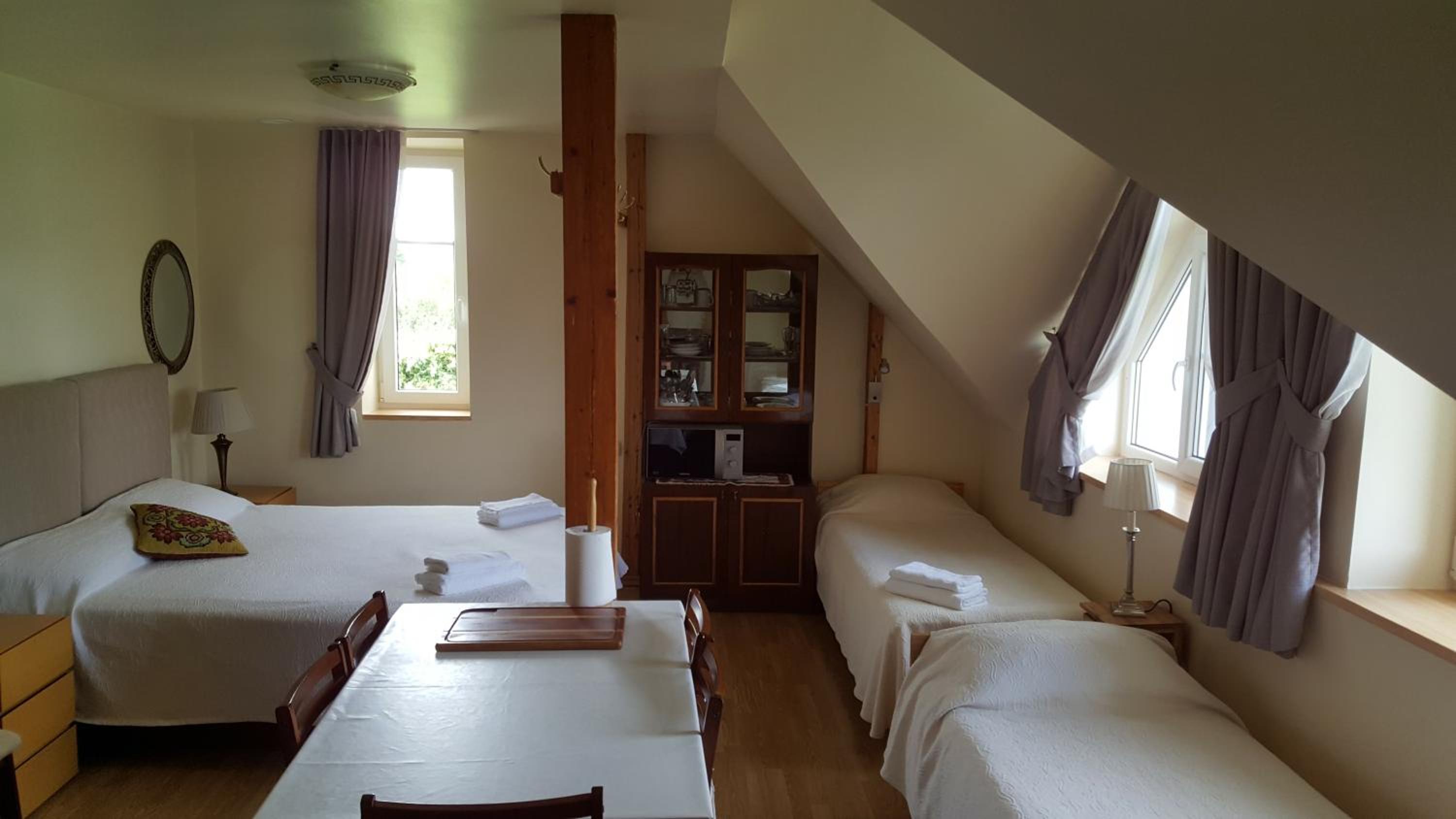 Family Room - Photo 10