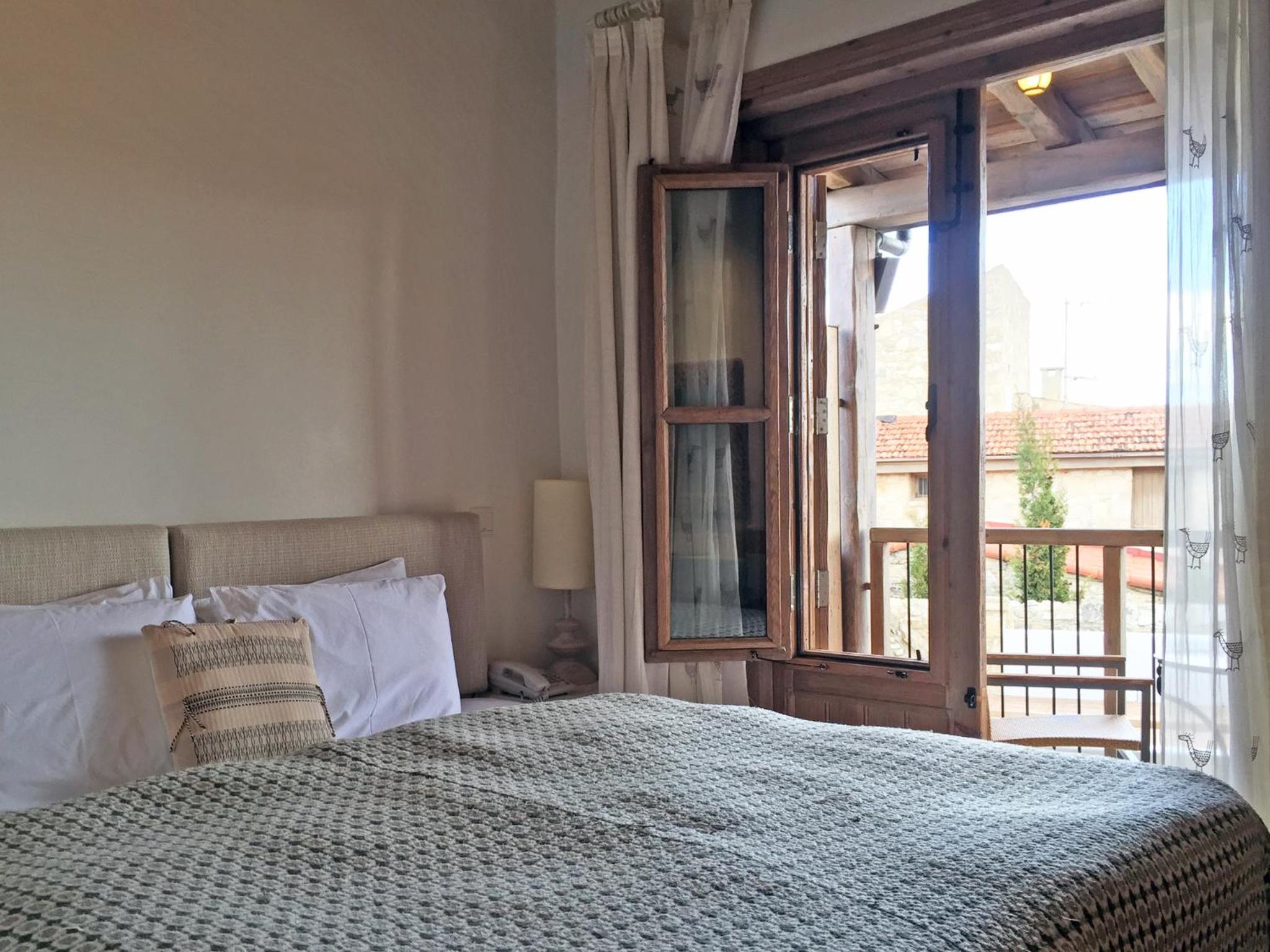 Double Room with balcony & Pool View (Pomegranate)