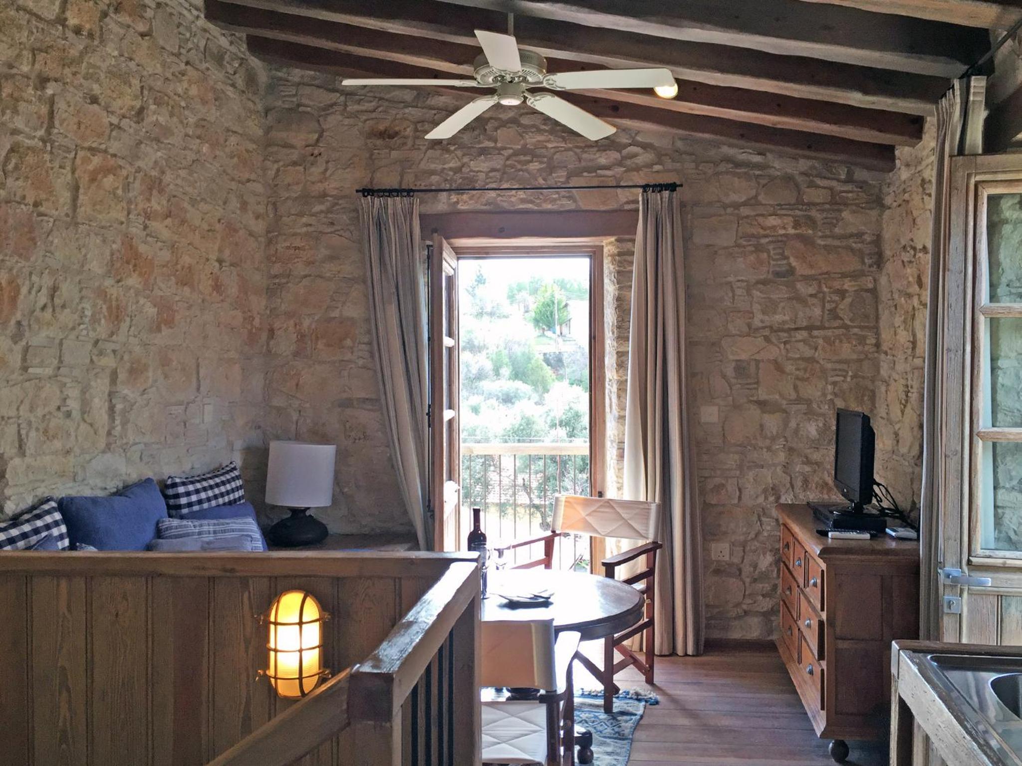 Studio - Split Level (Gatehouse)