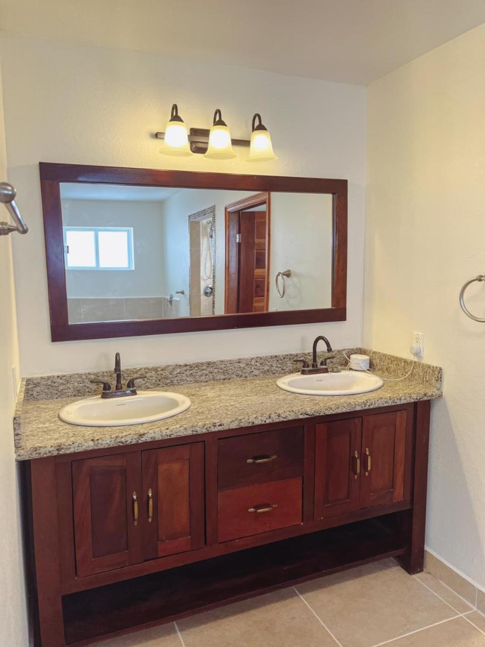 Three-Bedroom Vacation Home  photo 2
