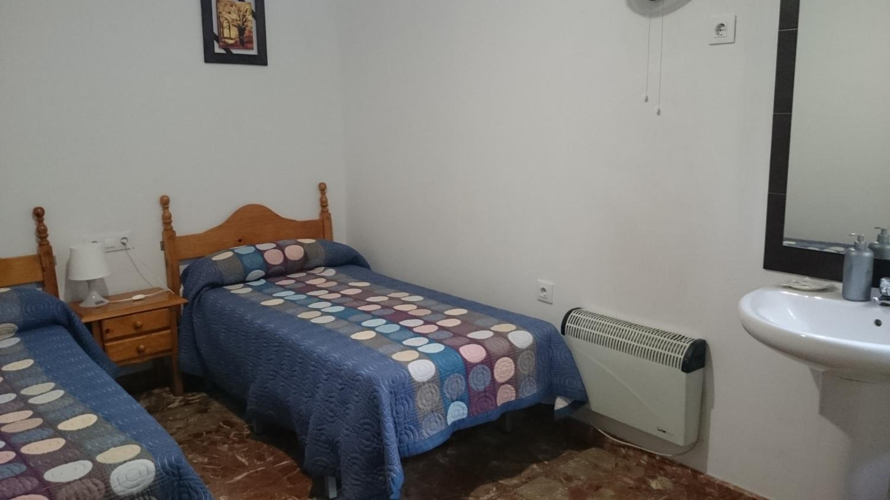Habitación Doble o con Dos Camas con Baño Compartido