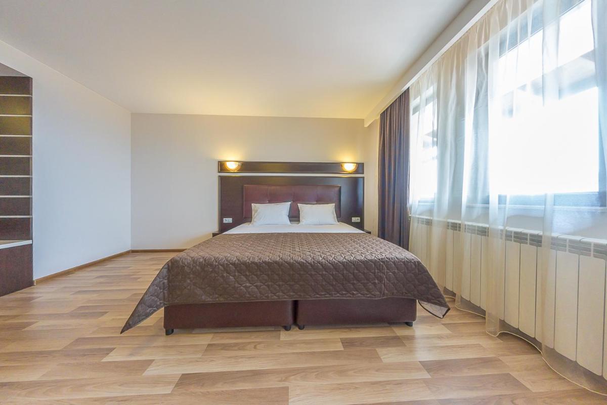 Deluxe Double Room With Balcony photo 3