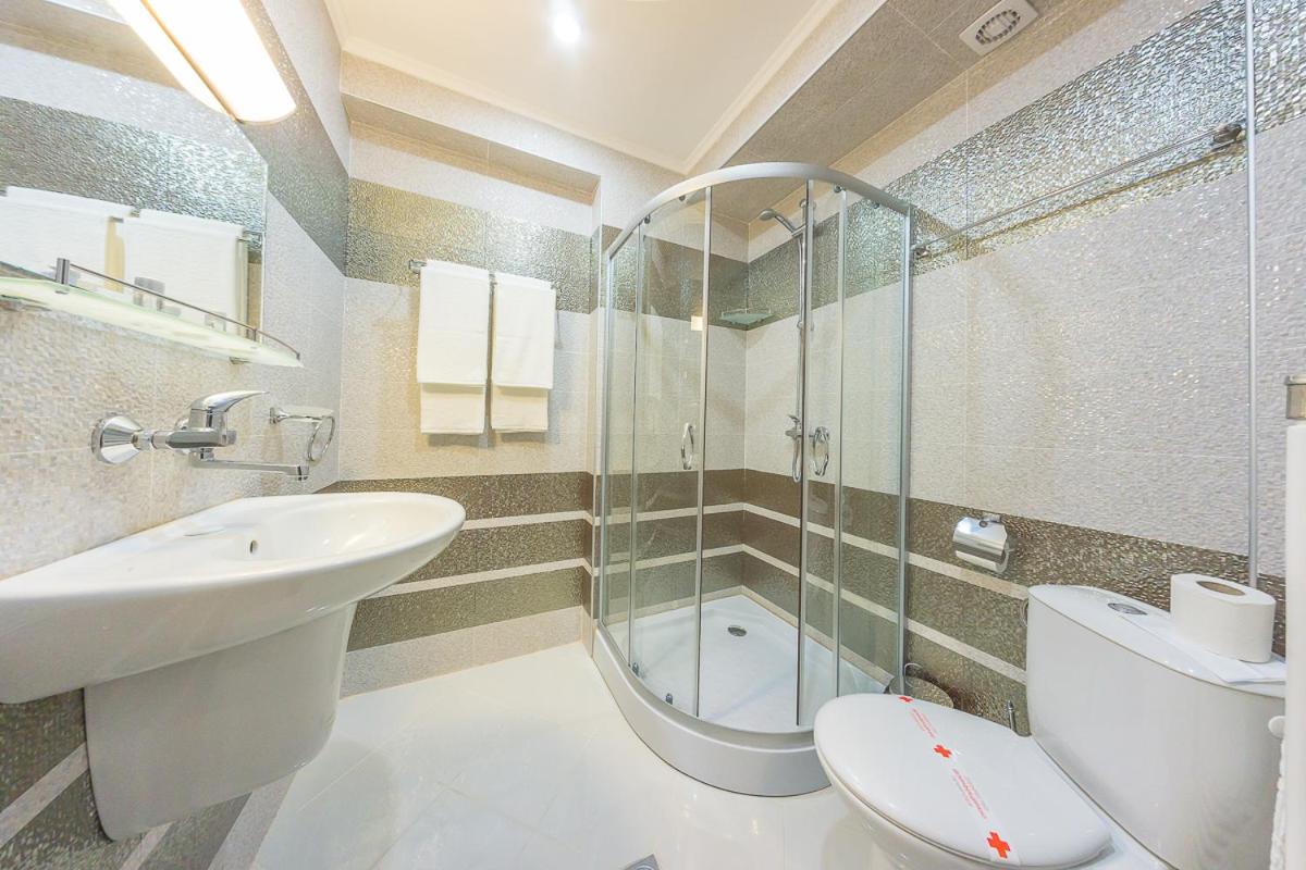Deluxe Double Room With Balcony photo 2