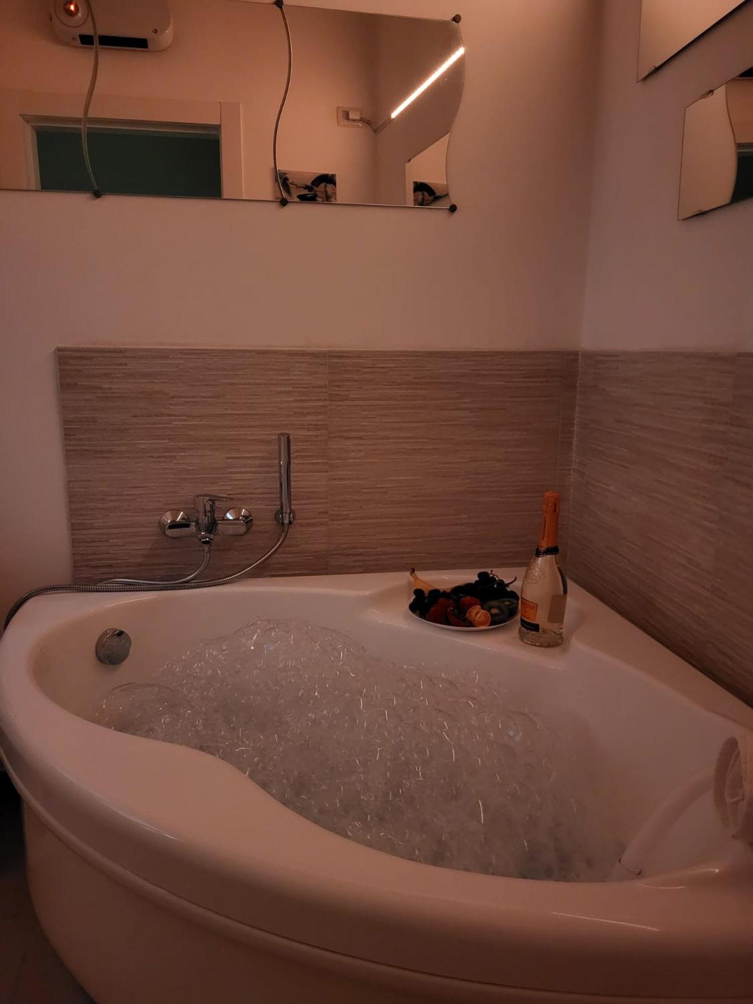 One-Bedroom Apartment with Spa Bath photo 3