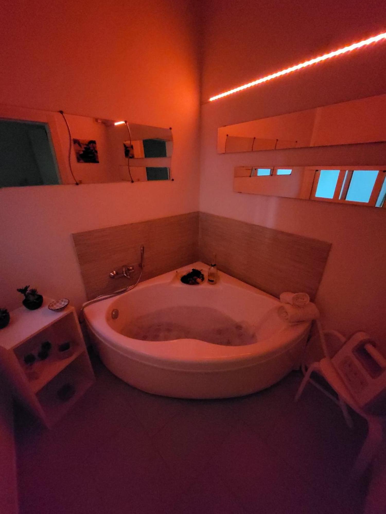 One-Bedroom Apartment with Spa Bath photo 2