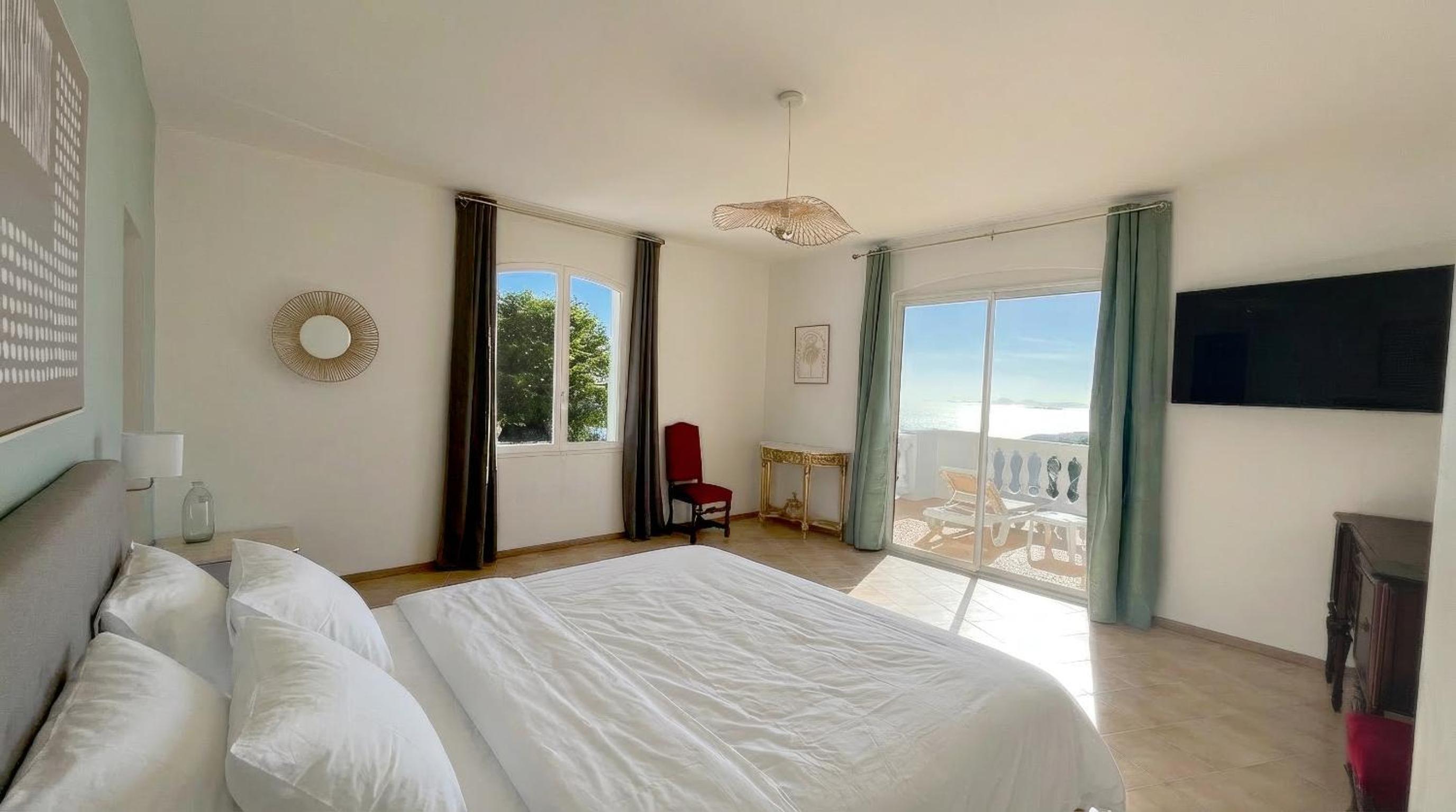 Deluxe Double Room with Sea View photo 2