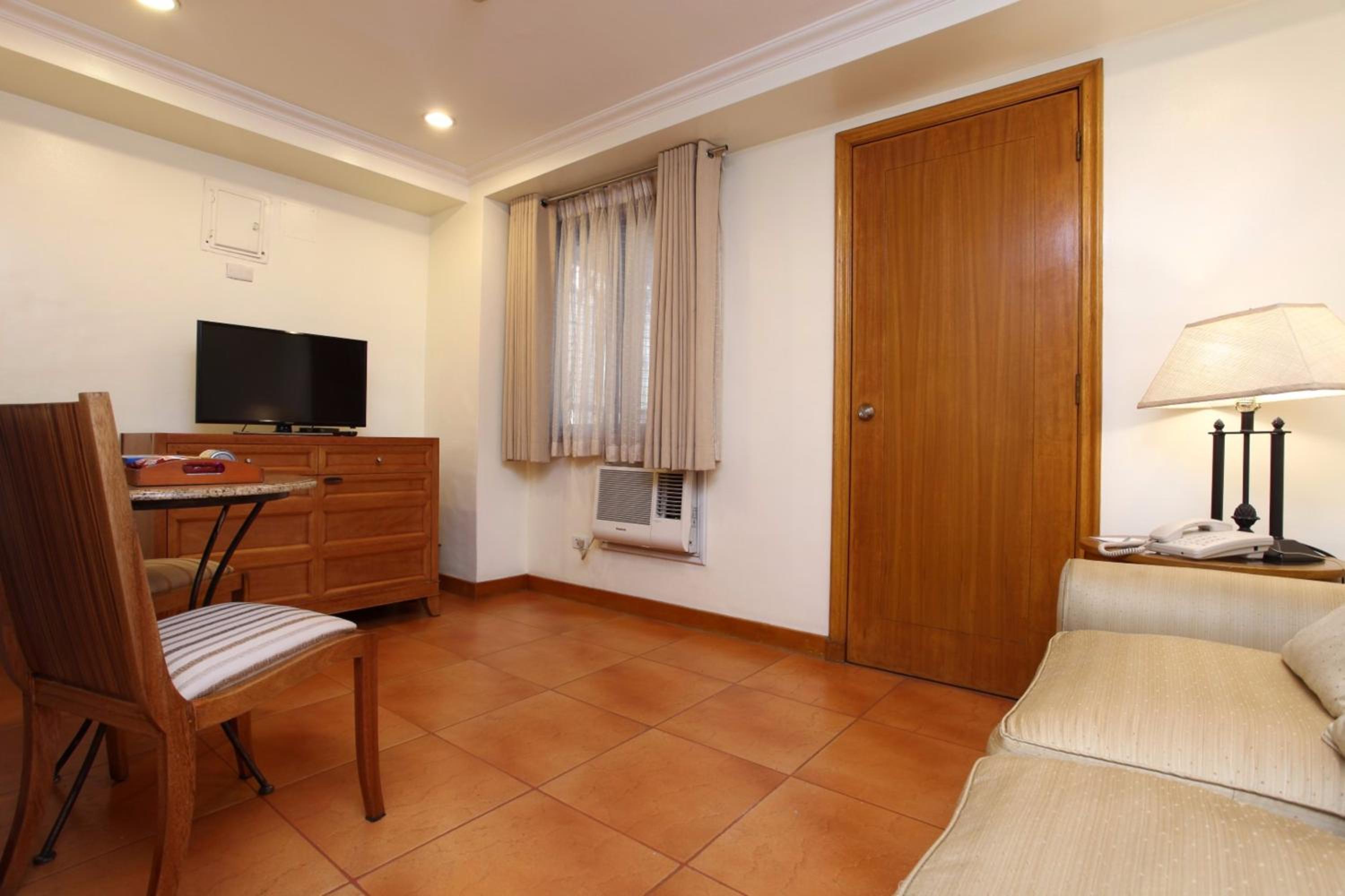 Family Double Room - Photo 5