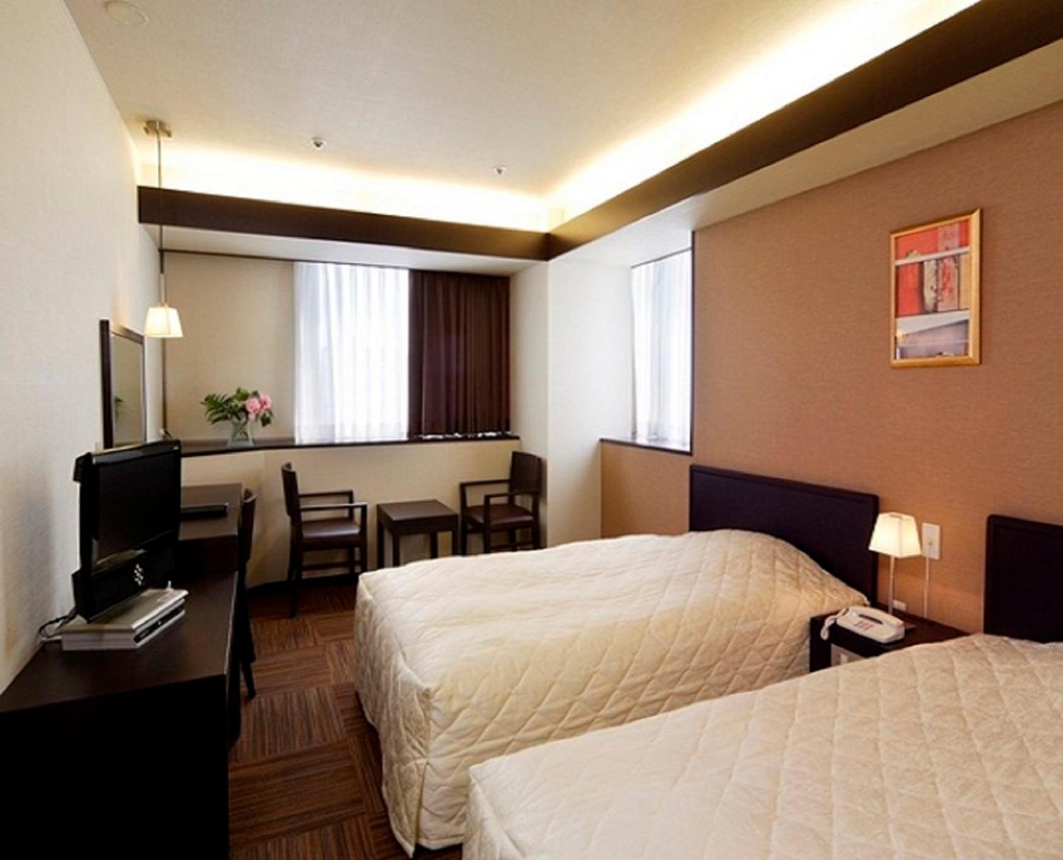 Twin Room - Non-Smoking photo 2