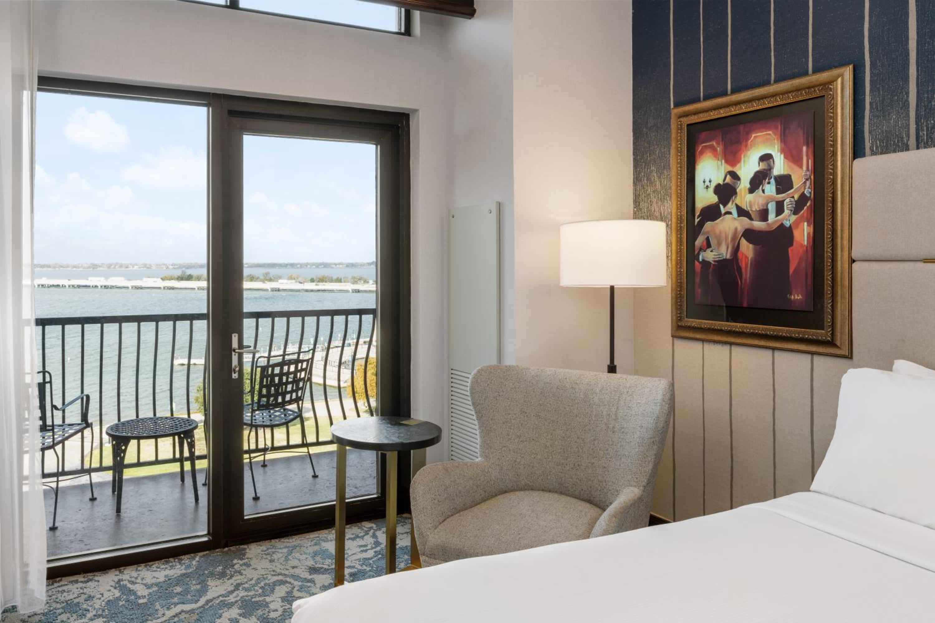 Queen Room with Resort View - Photo 3