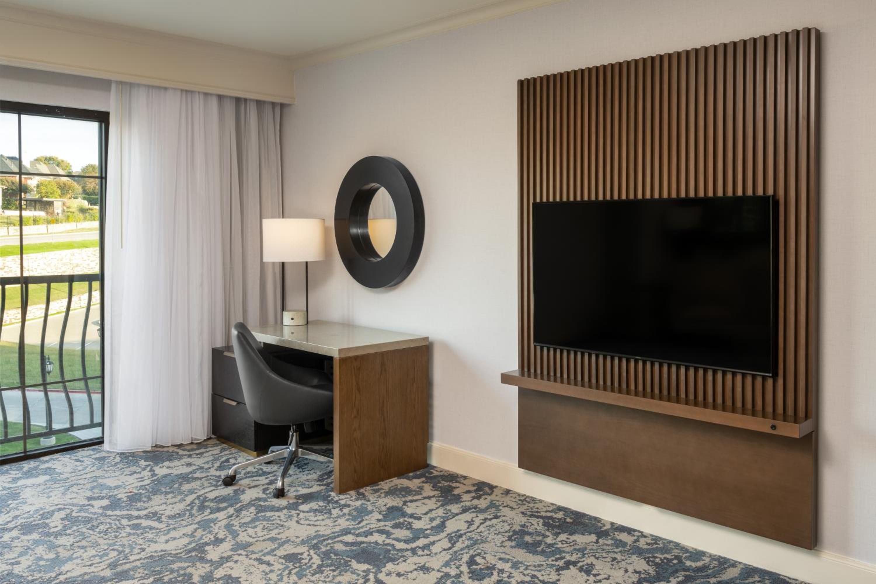 Queen Room with Two Queen Beds and Bath Tub - Mobility Accessible - Photo 1