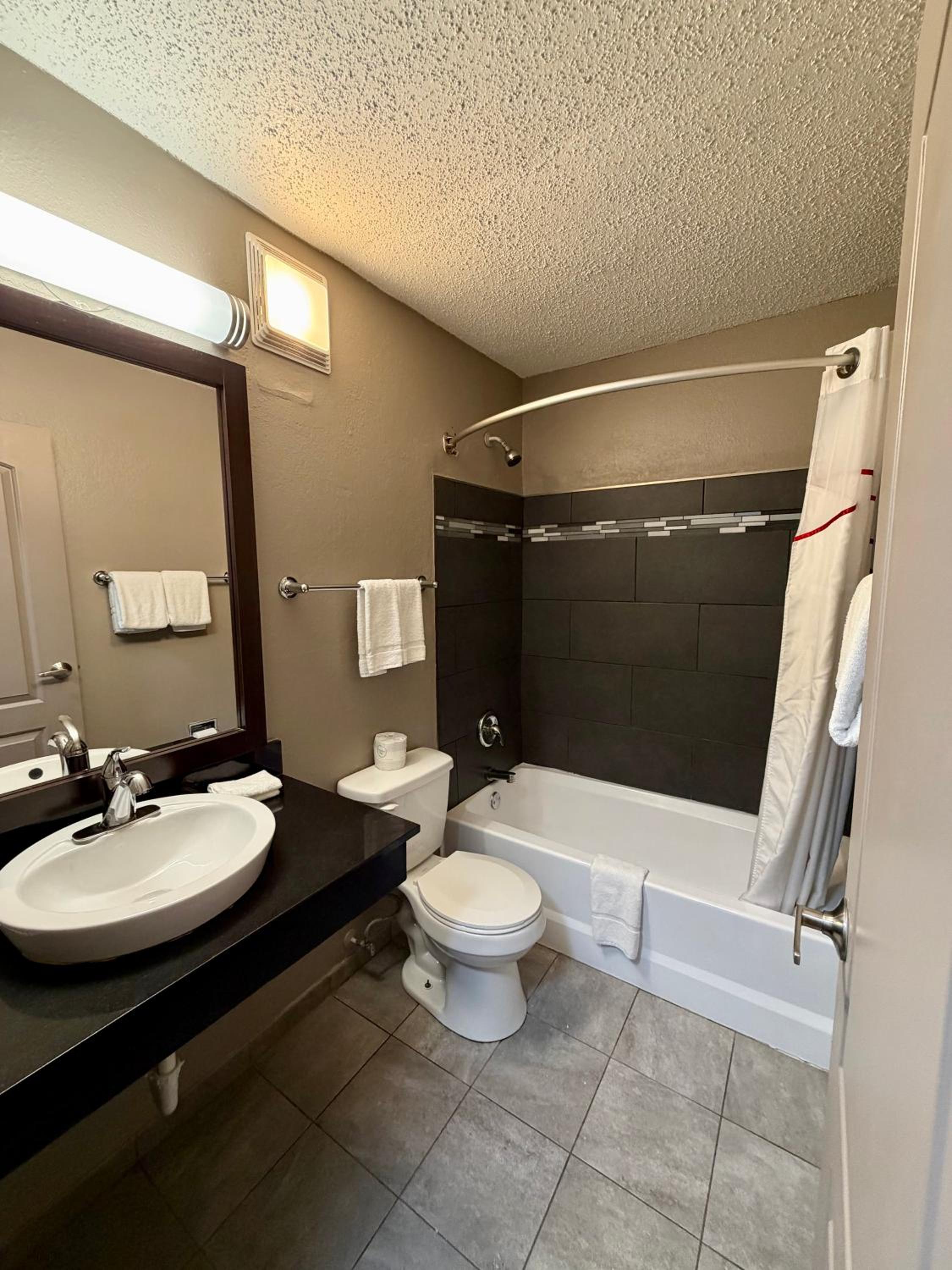King Room - Non-Smoking - Photo 1